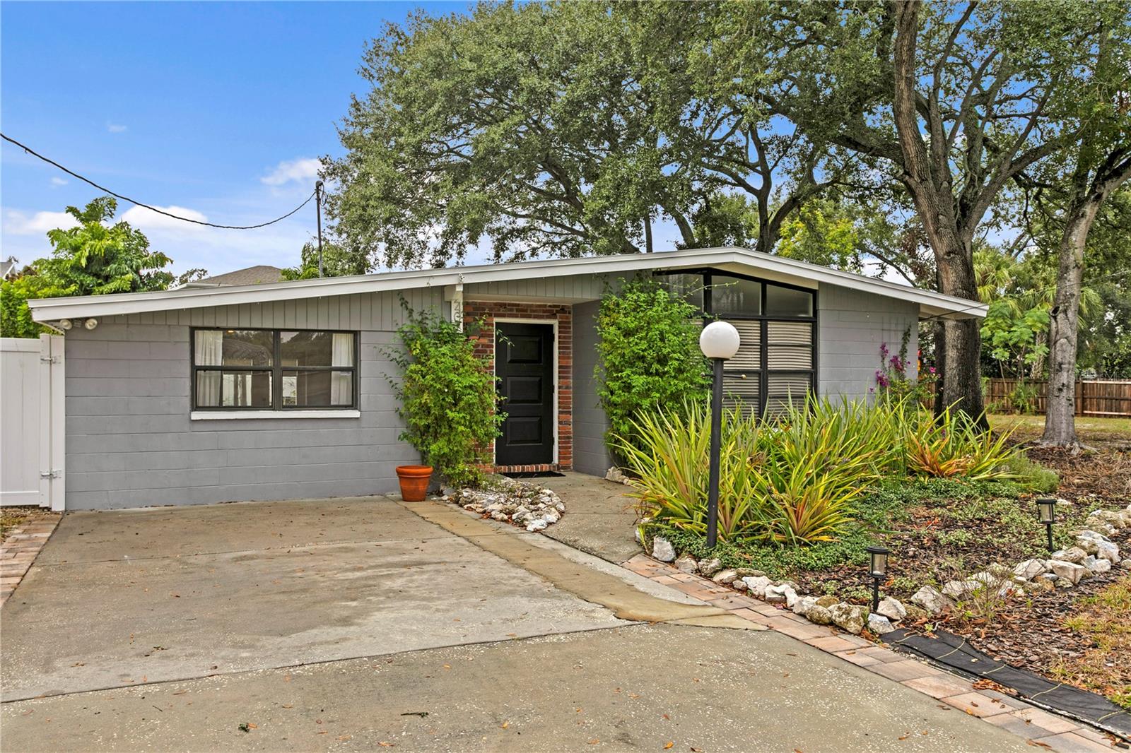 2407 S LOIS AVE — photo 53