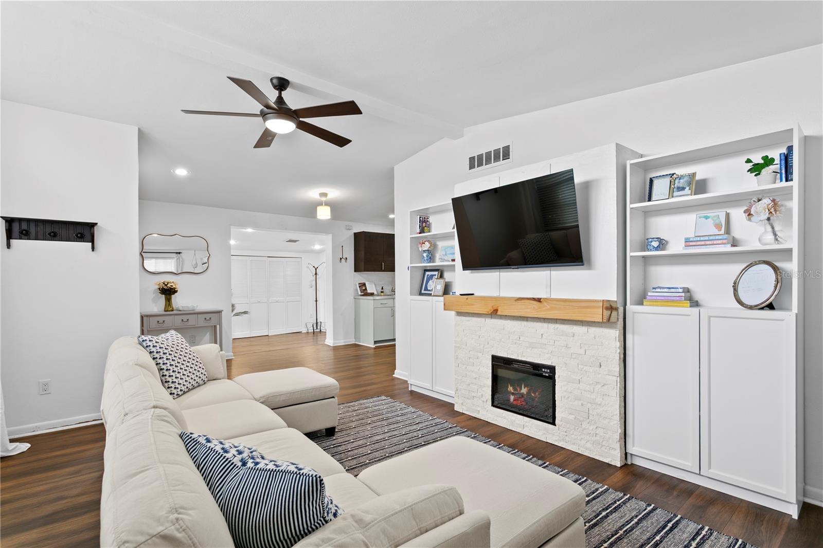 2407 S LOIS AVE — photo 27