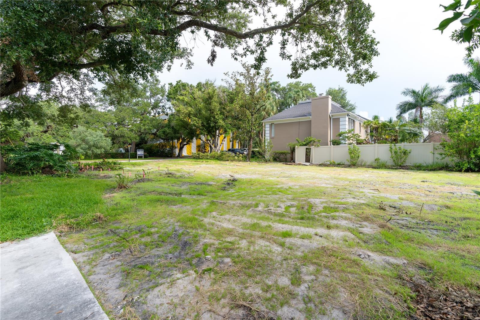 2310 S HESPERIDES ST — photo 4