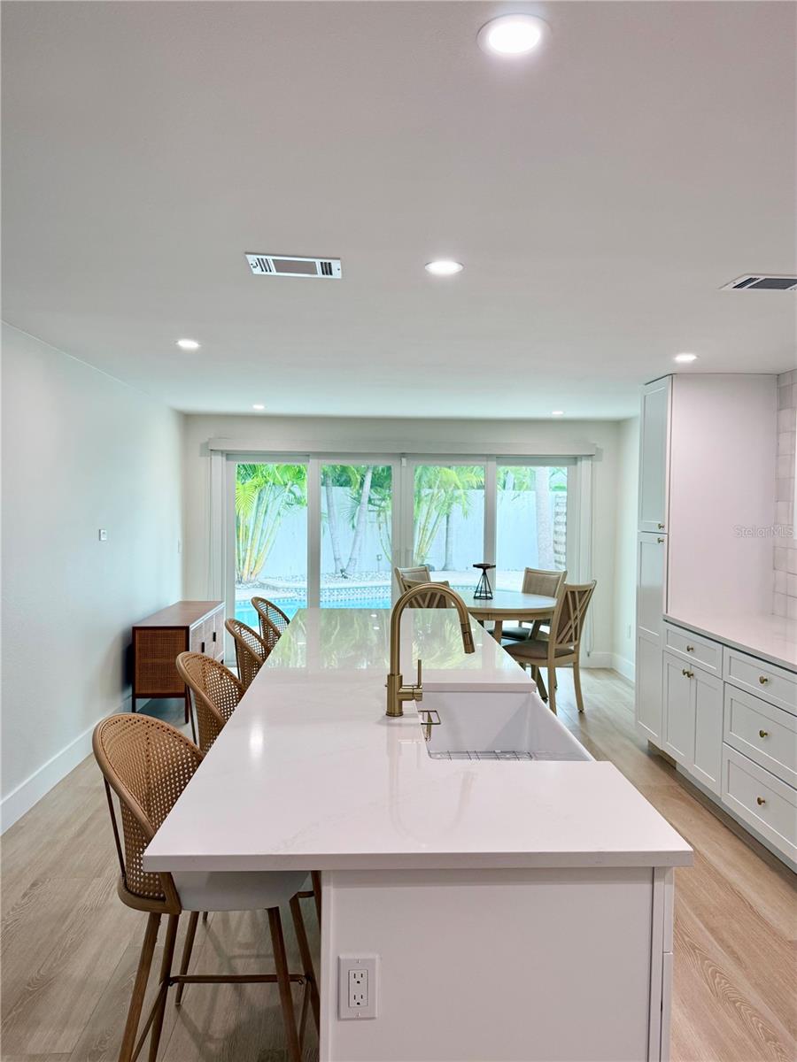 156 N BLVD OF THE PRESIDENTS — photo 10