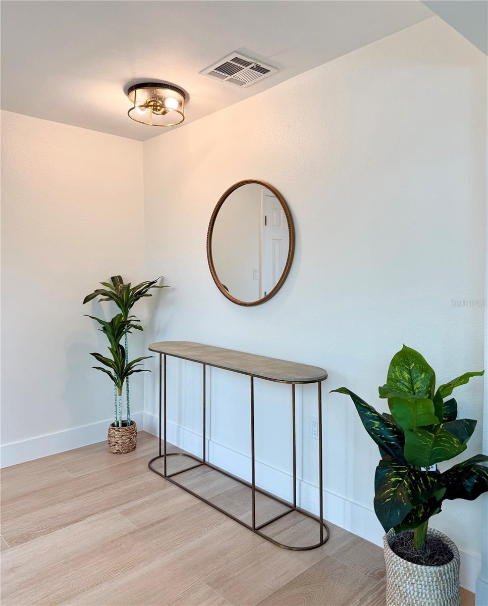 156 N BLVD OF THE PRESIDENTS — photo 4