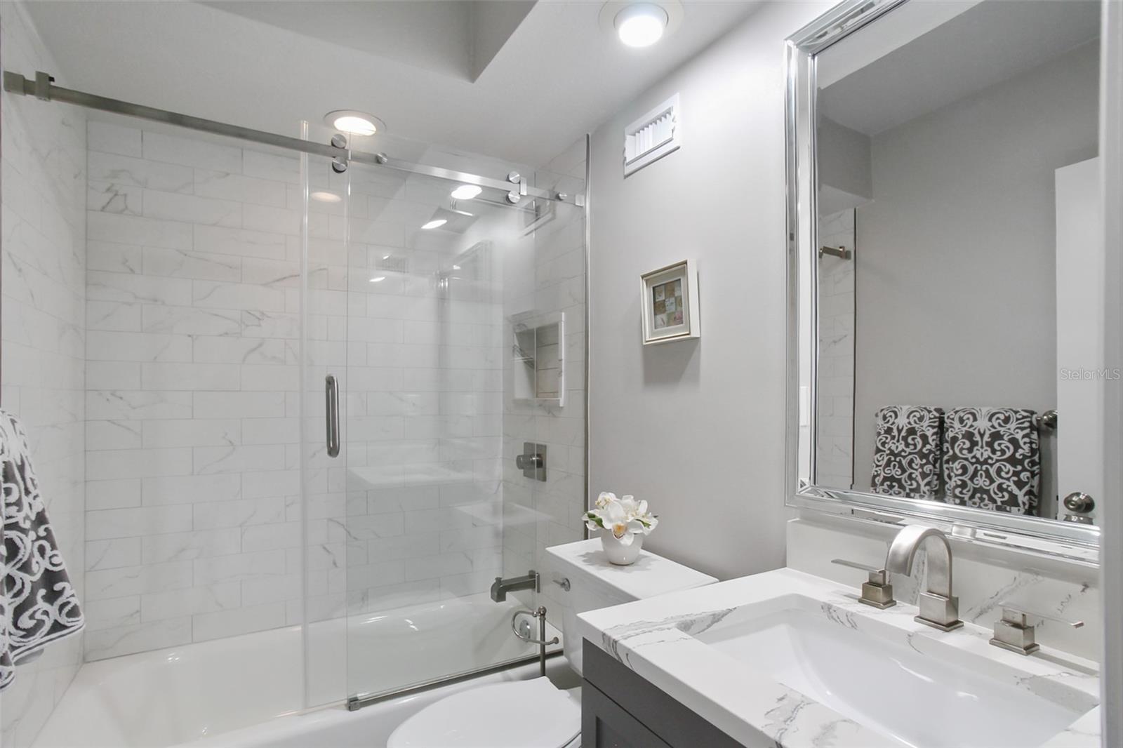 1050 LONGBOAT CLUB RD #702 — photo 32