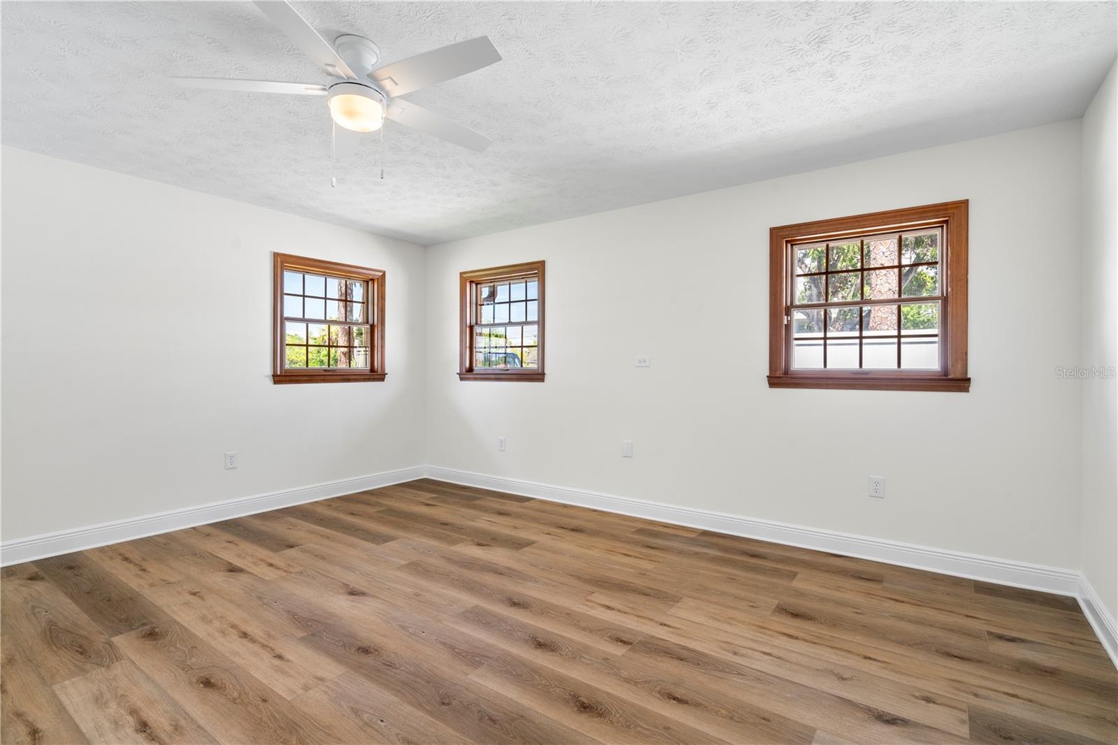 404 DICKMAN DR SW — photo 13
