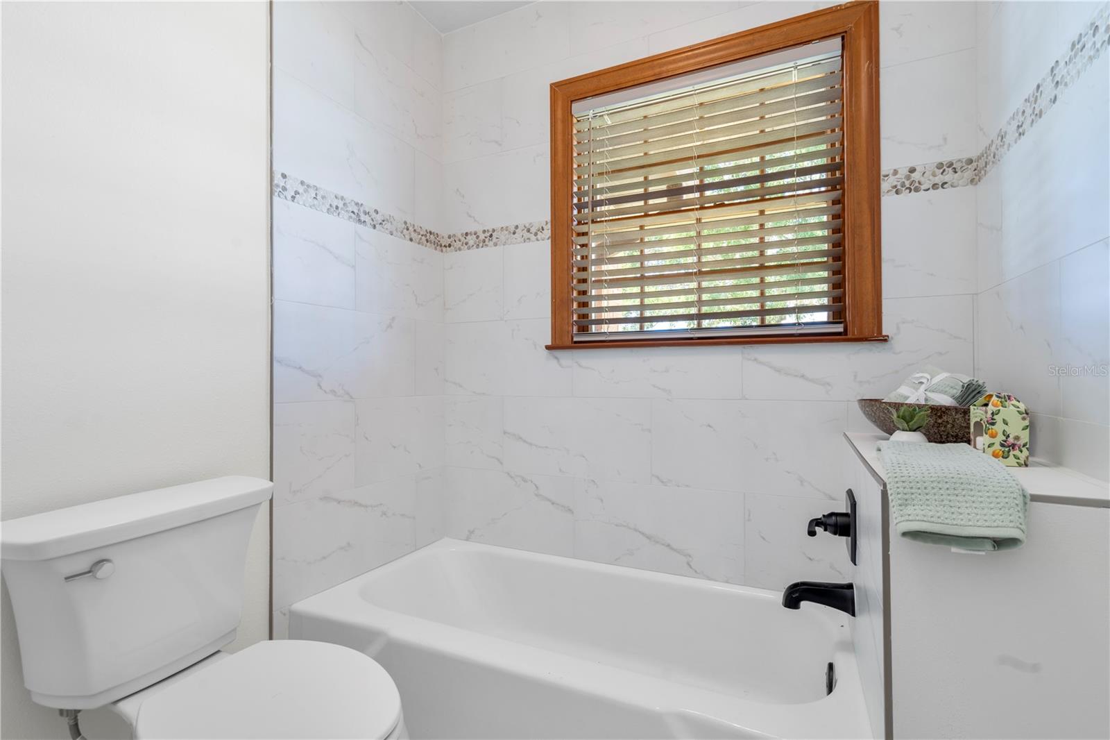 404 DICKMAN DR SW — photo 12