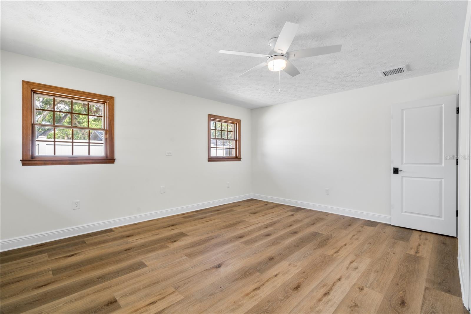 404 DICKMAN DR SW — photo 18