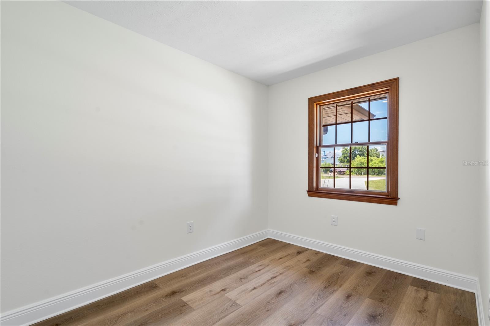 404 DICKMAN DR SW — photo 8