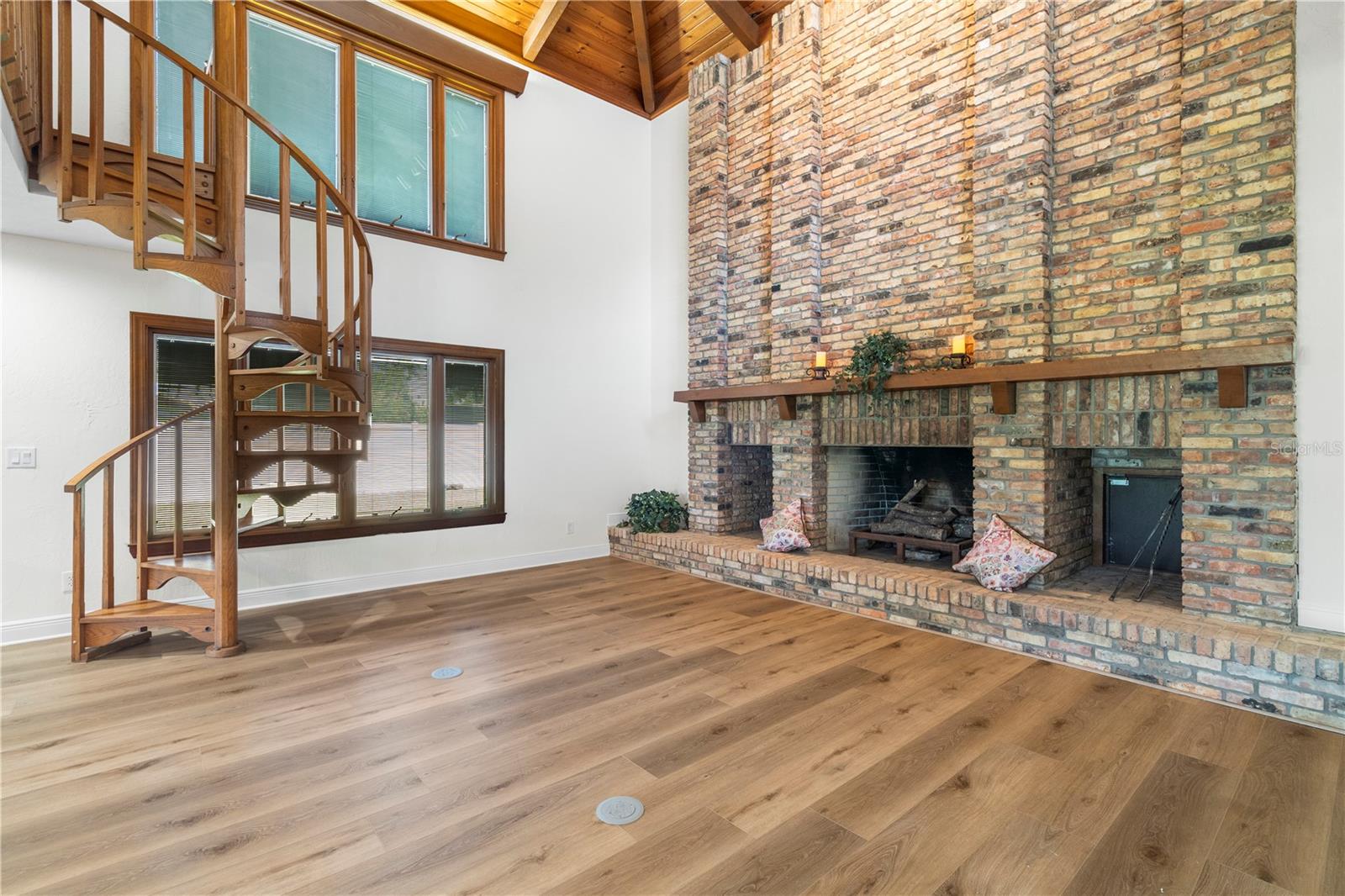 404 DICKMAN DR SW — photo 44