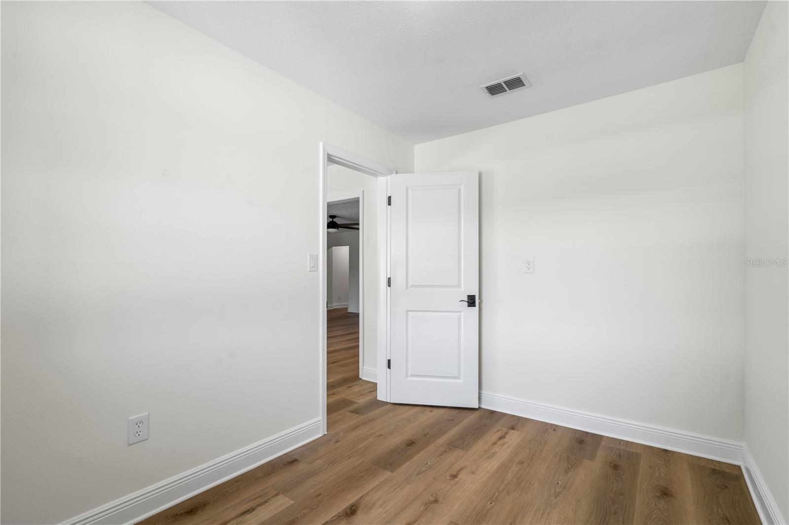 404 DICKMAN DR SW — photo 9