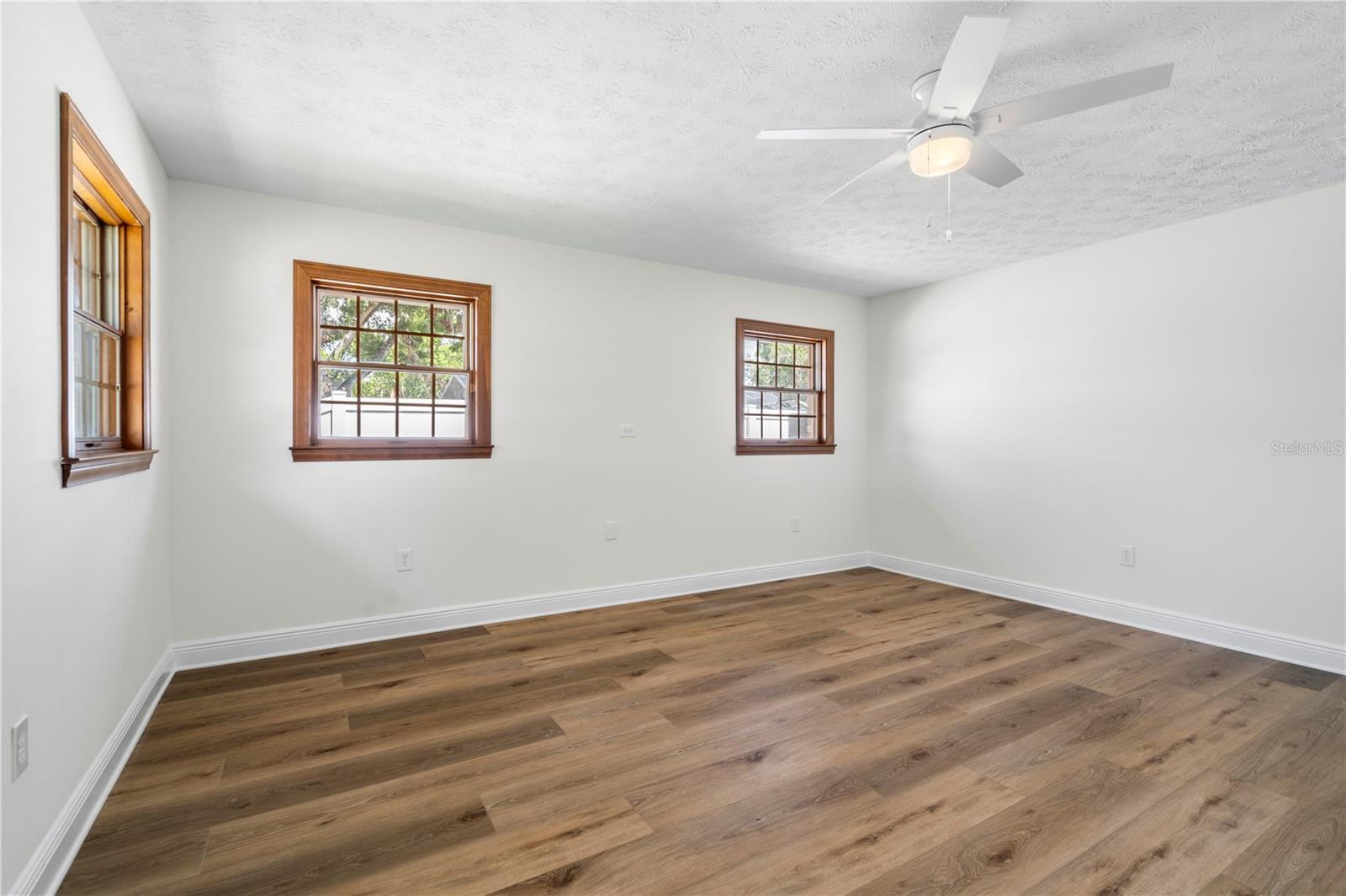 404 DICKMAN DR SW — photo 17