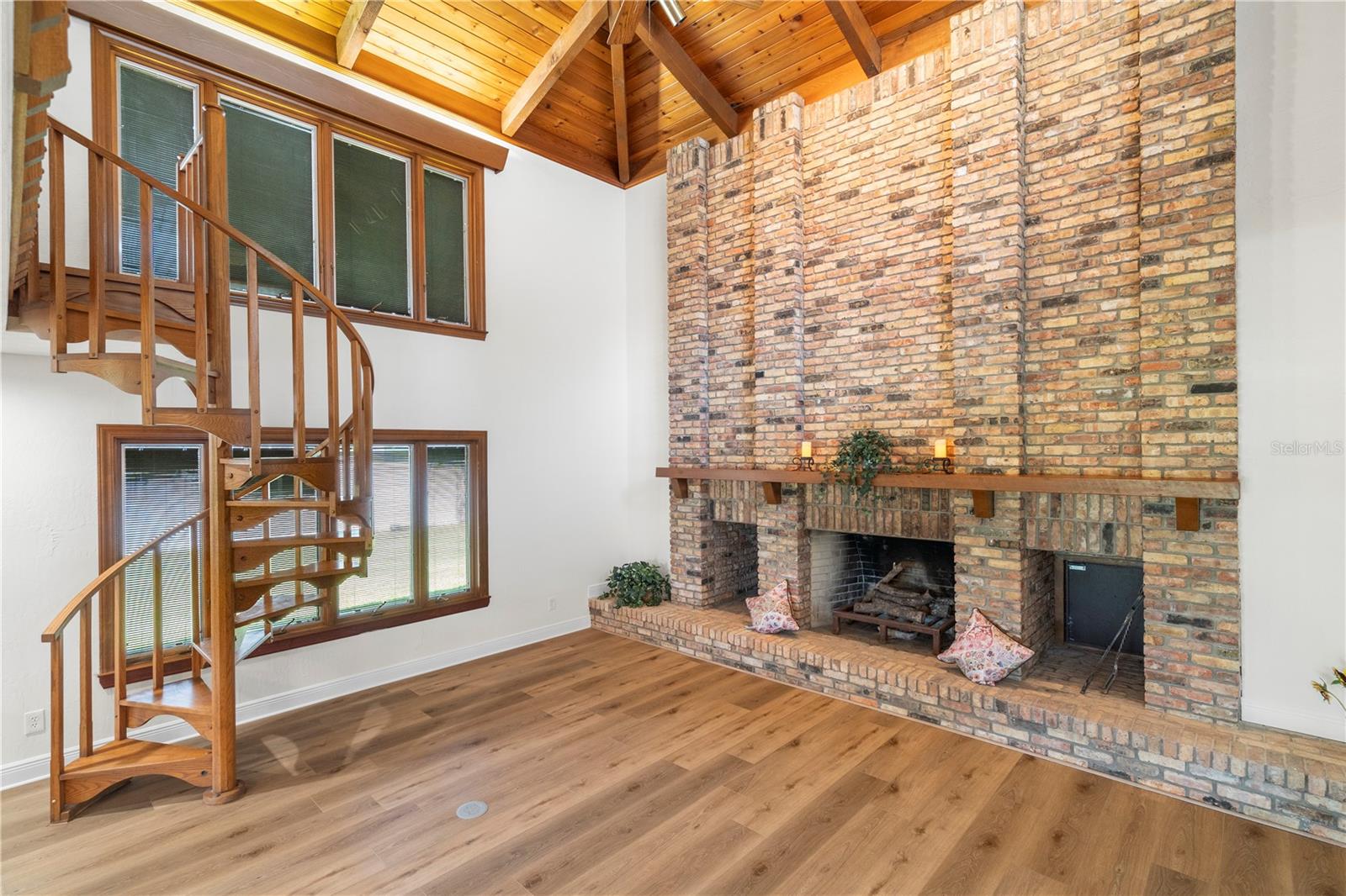 404 DICKMAN DR SW — photo 49