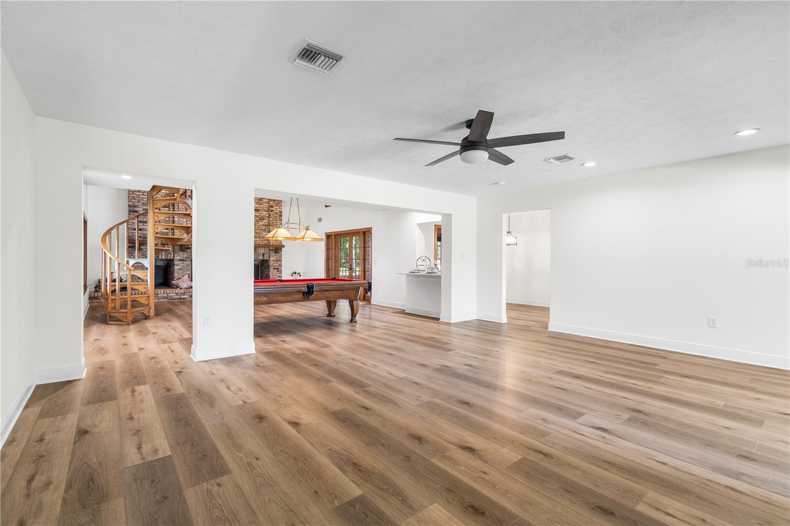404 DICKMAN DR SW — photo 31