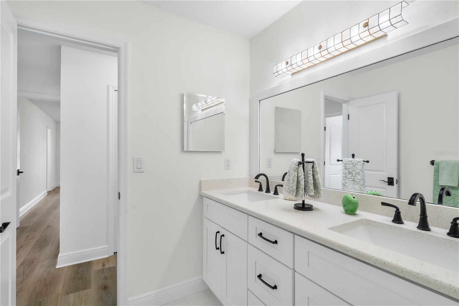 404 DICKMAN DR SW — photo 11