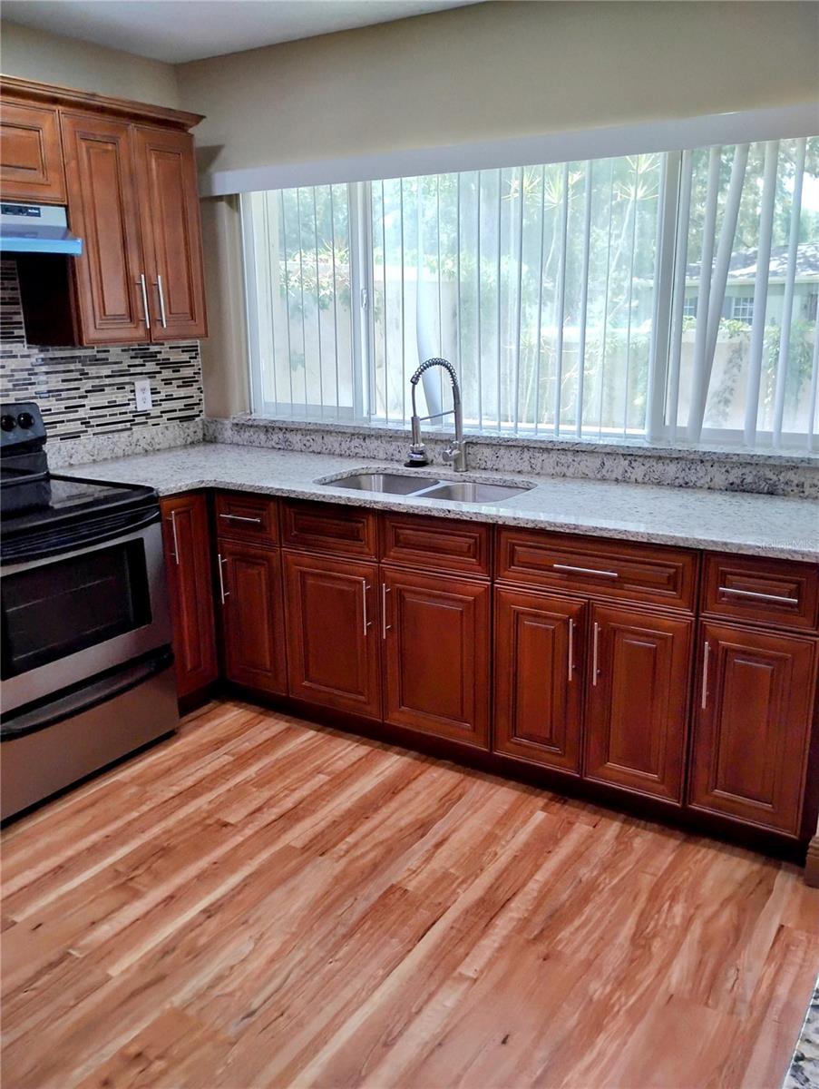 11721 RAINTREE DR — photo 2