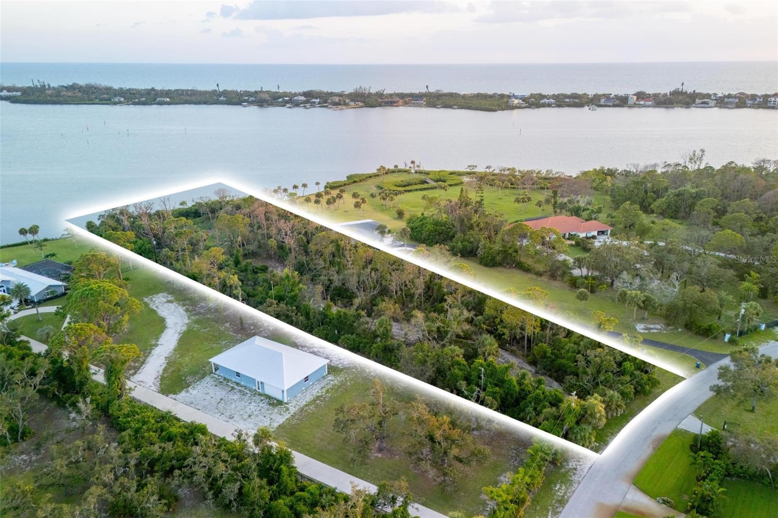 BAYSHORE DR — photo 13