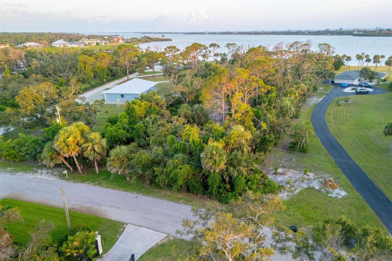 BAYSHORE DR — photo 10