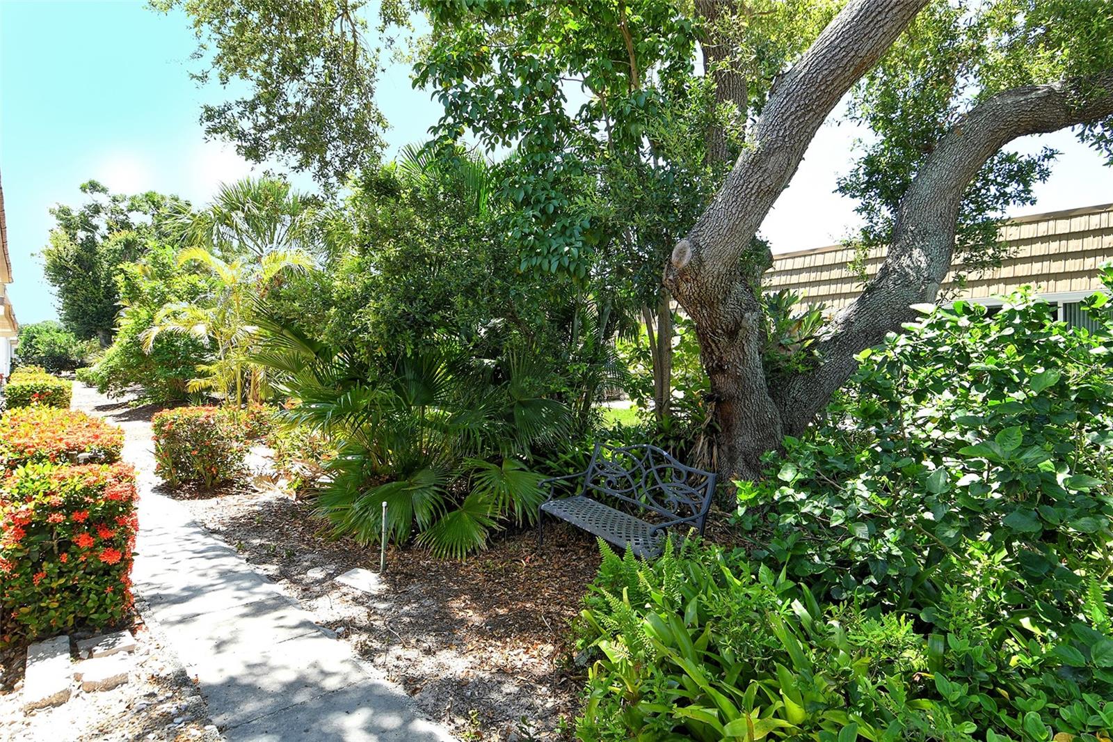 2308 WATERBLUFF PL #V304 — photo 35