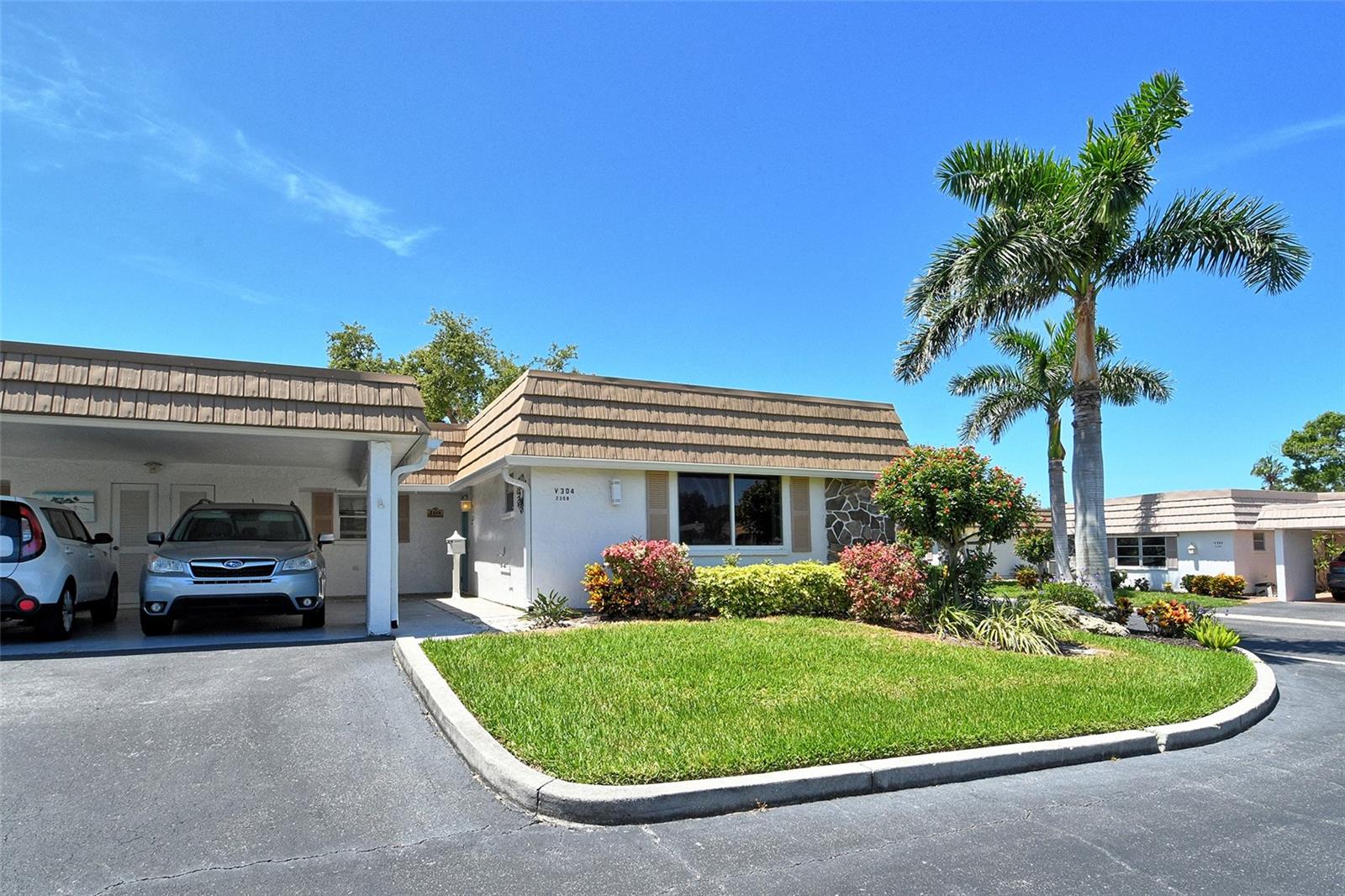 2308 WATERBLUFF PL #V304 — photo 39