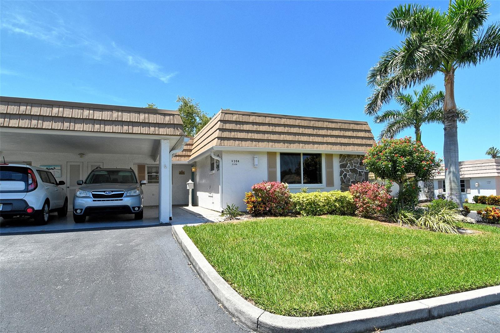 2308 WATERBLUFF PL #V304 — photo 2