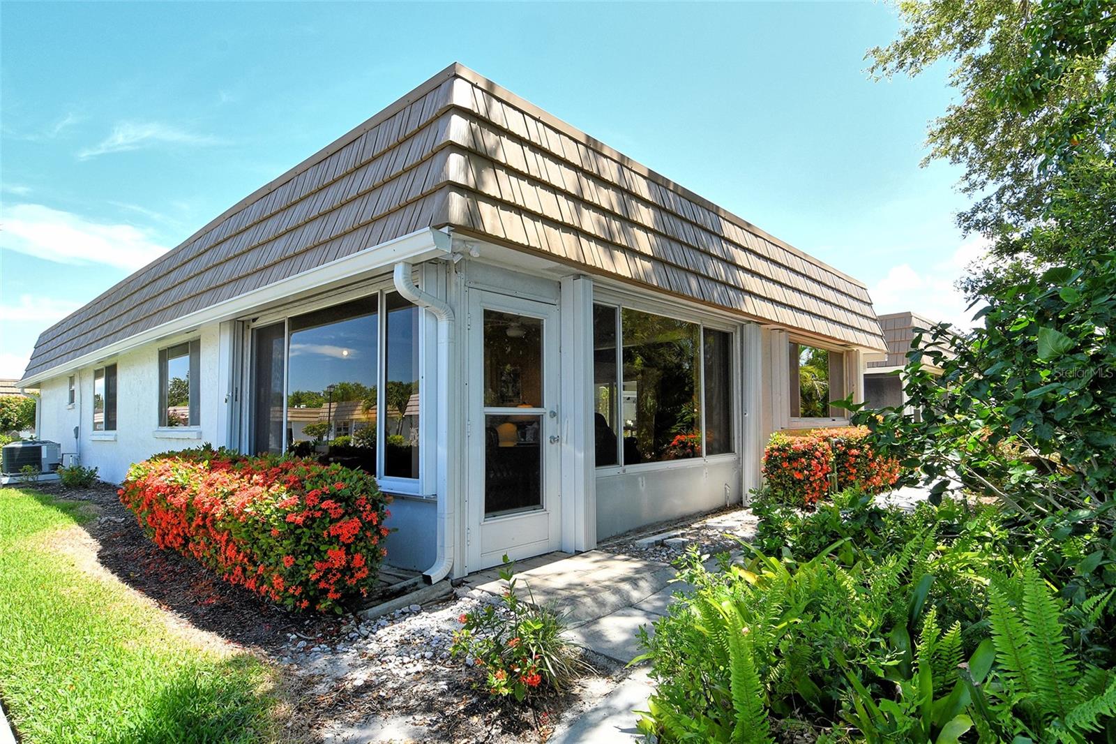 2308 WATERBLUFF PL #V304 — photo 36