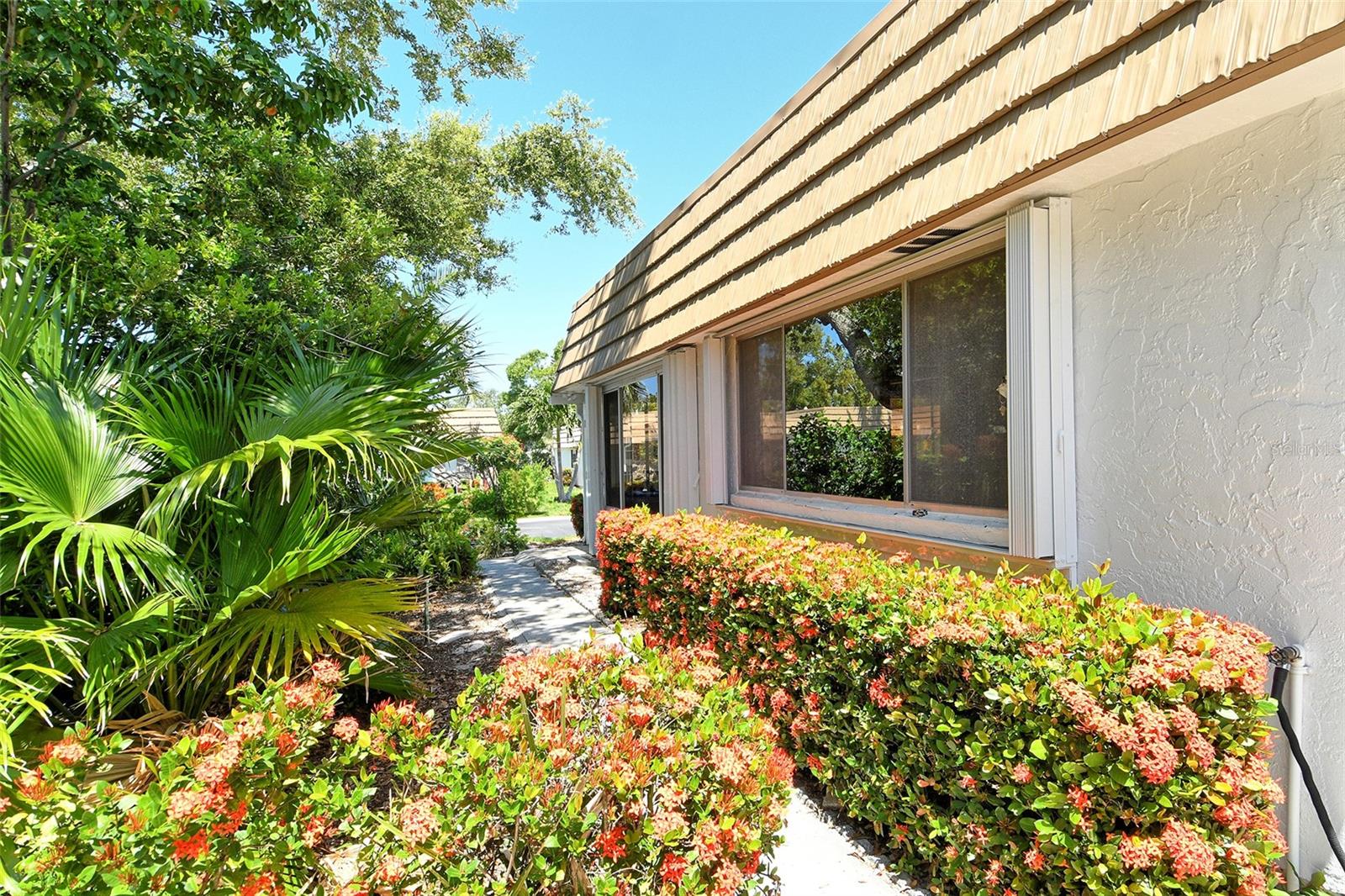 2308 WATERBLUFF PL #V304 — photo 37