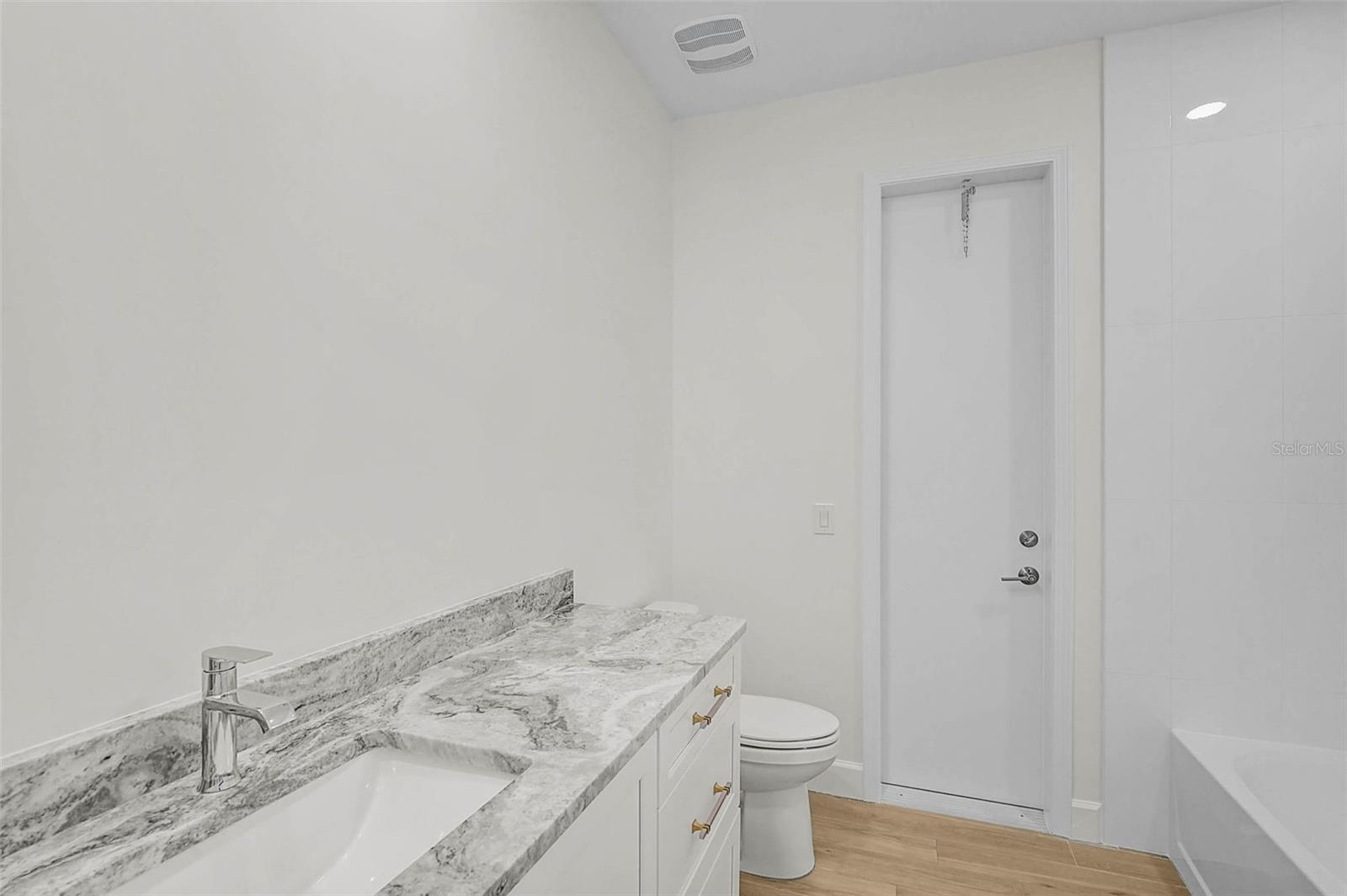 6655 PAN AMERICAN BLVD — photo 26