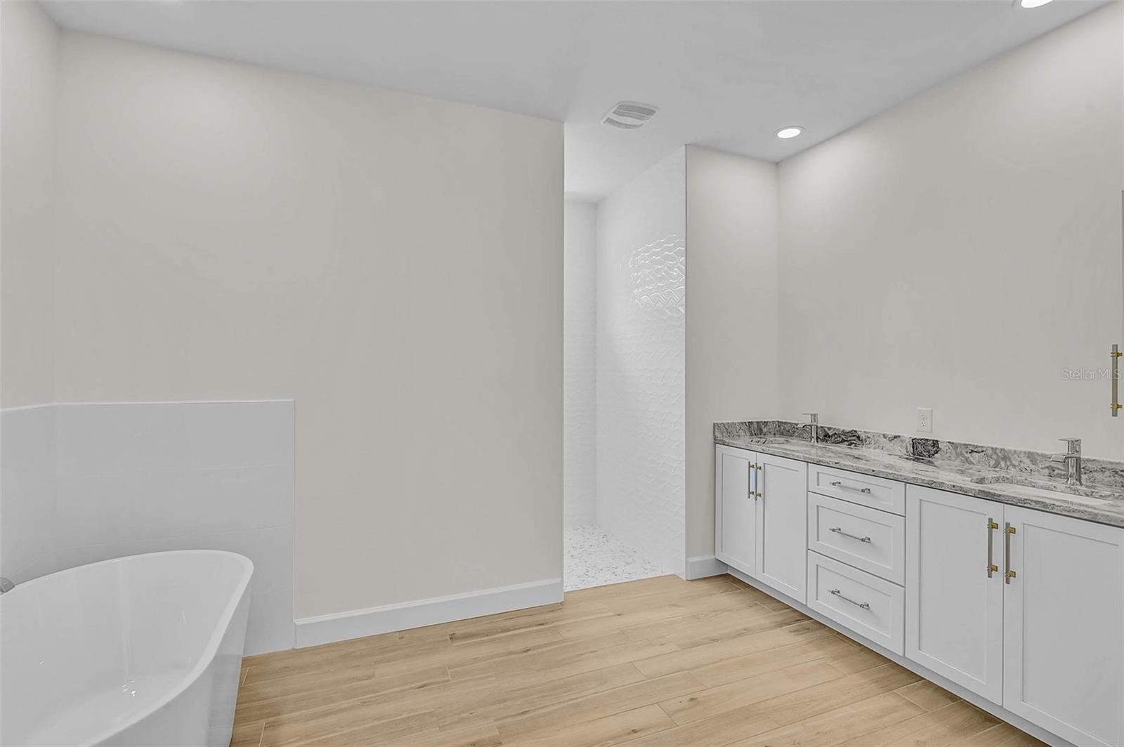 6655 PAN AMERICAN BLVD — photo 39