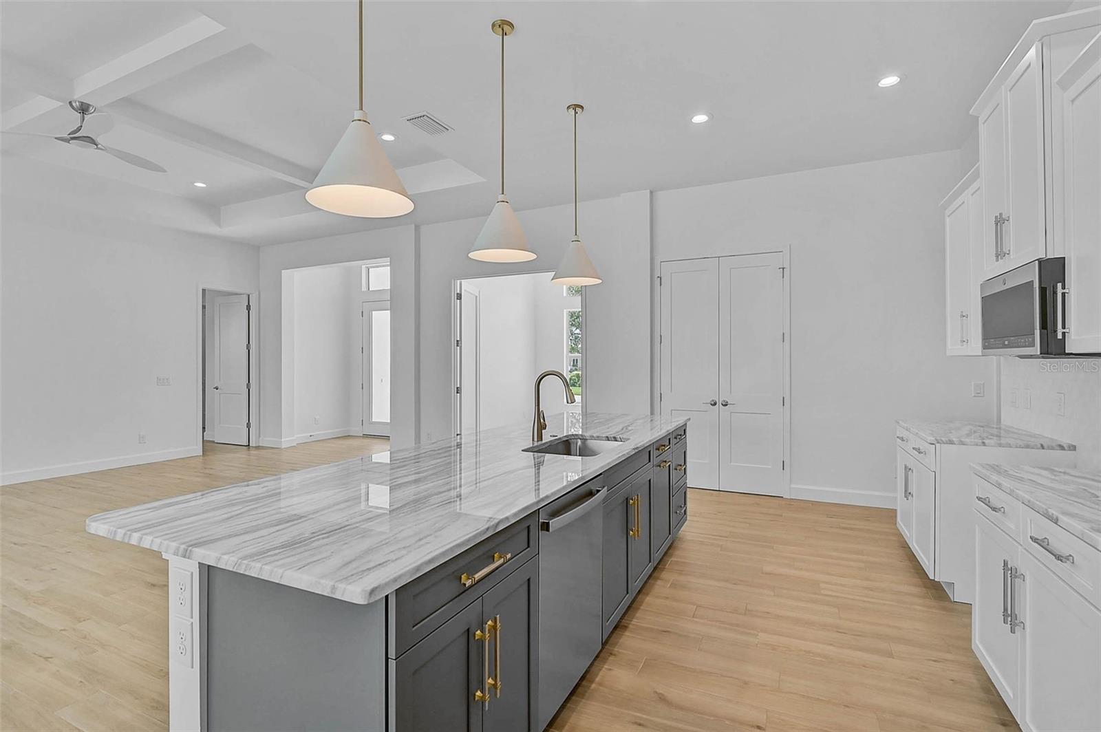 6655 PAN AMERICAN BLVD — photo 15