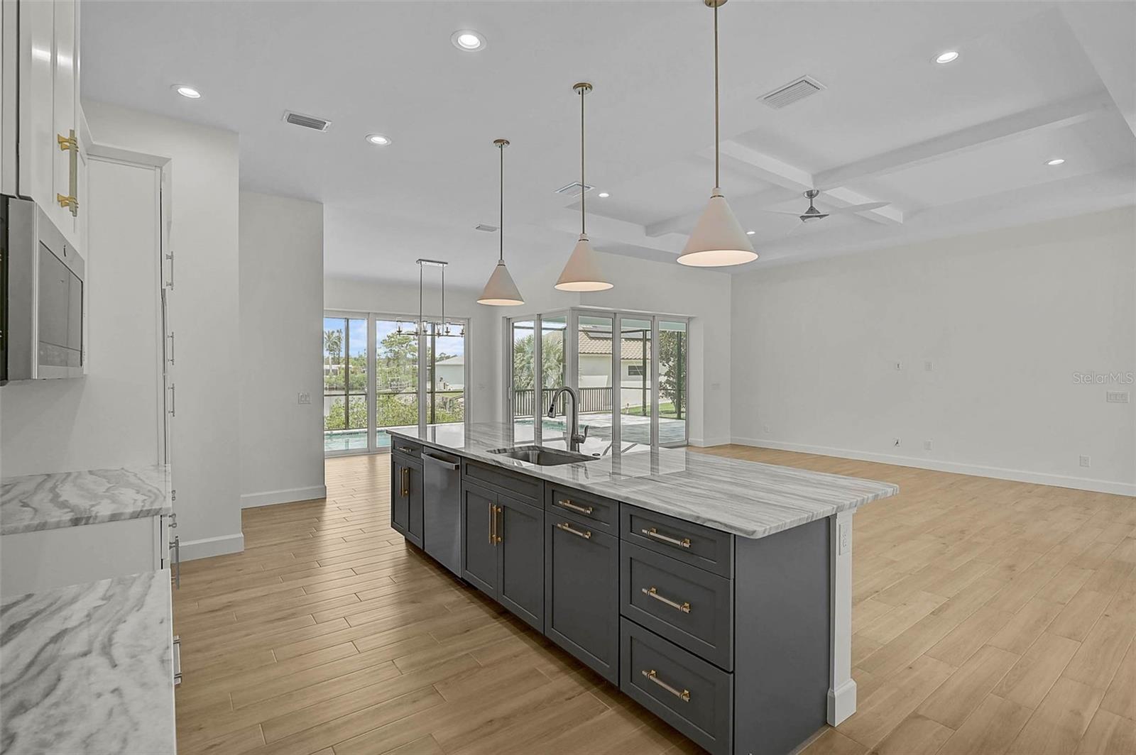 6655 PAN AMERICAN BLVD — photo 17