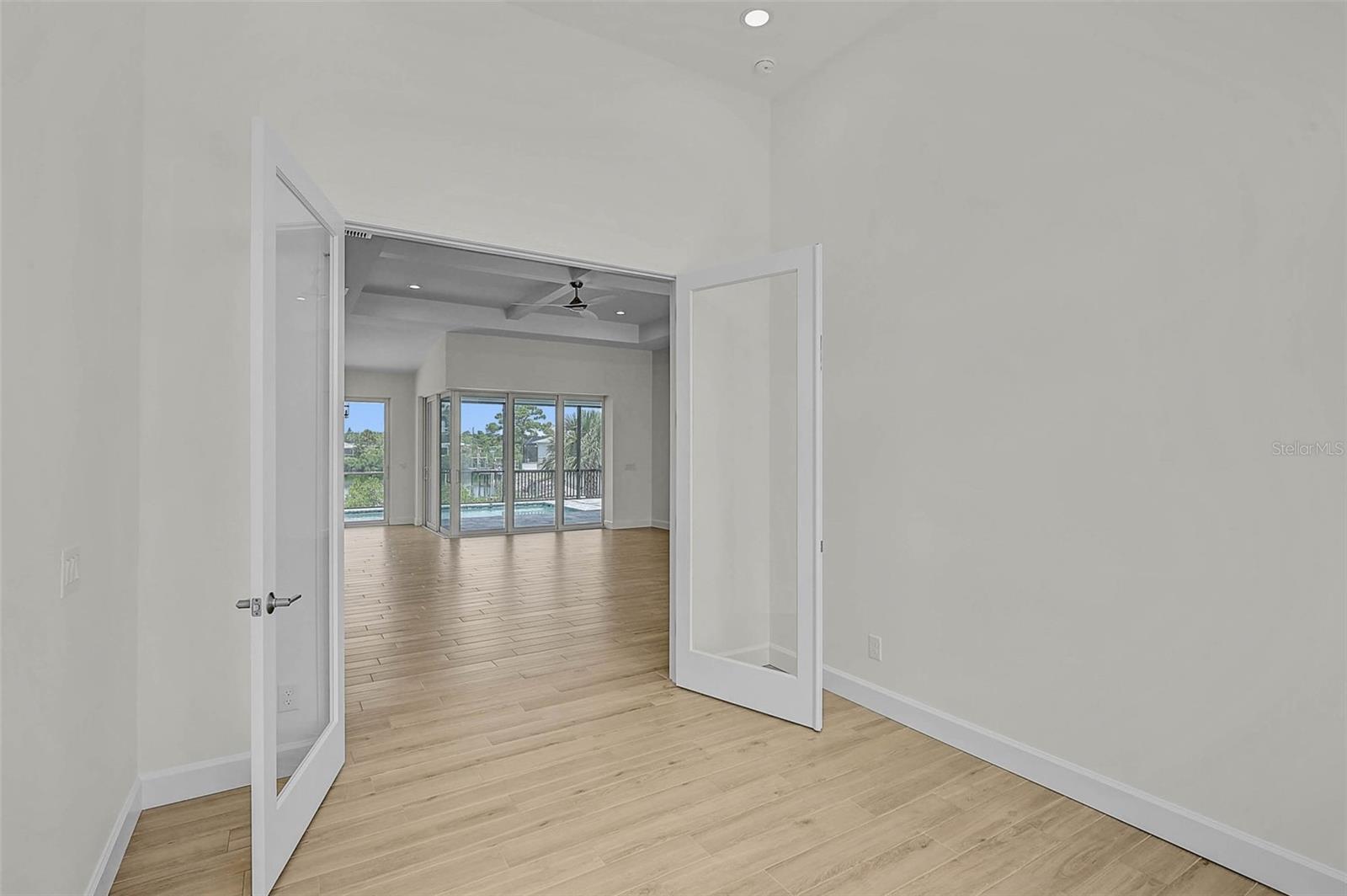 6655 PAN AMERICAN BLVD — photo 23