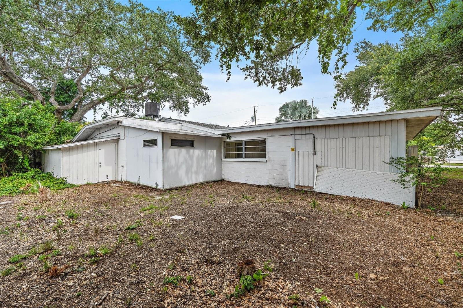 4242 MCINTOSH LN — photo 23