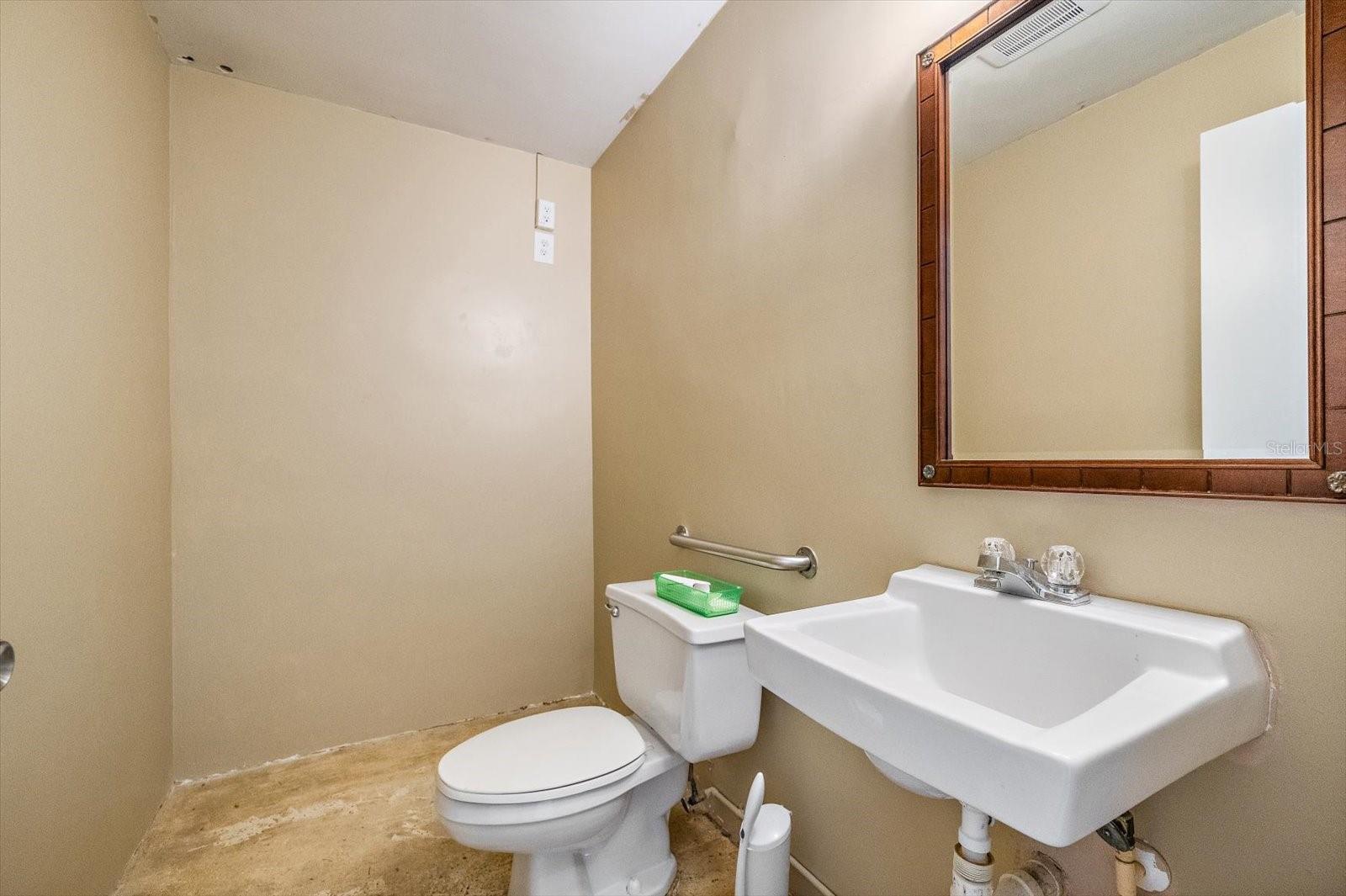 4242 MCINTOSH LN — photo 19
