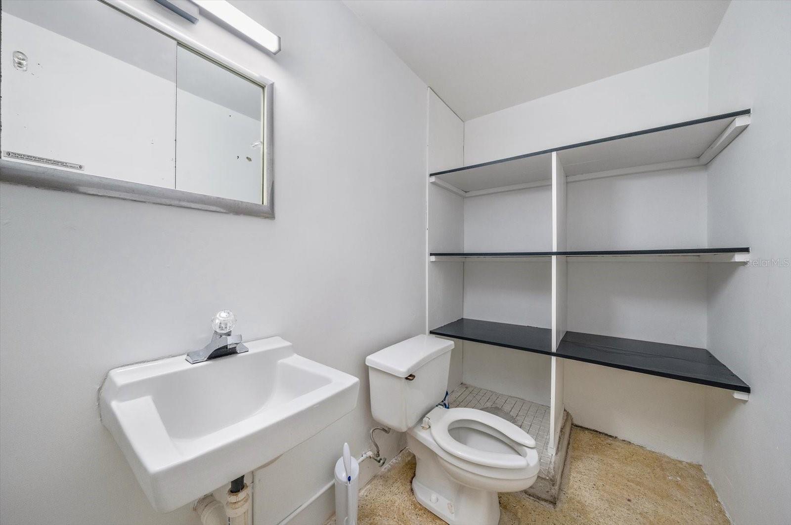 4242 MCINTOSH LN — photo 18
