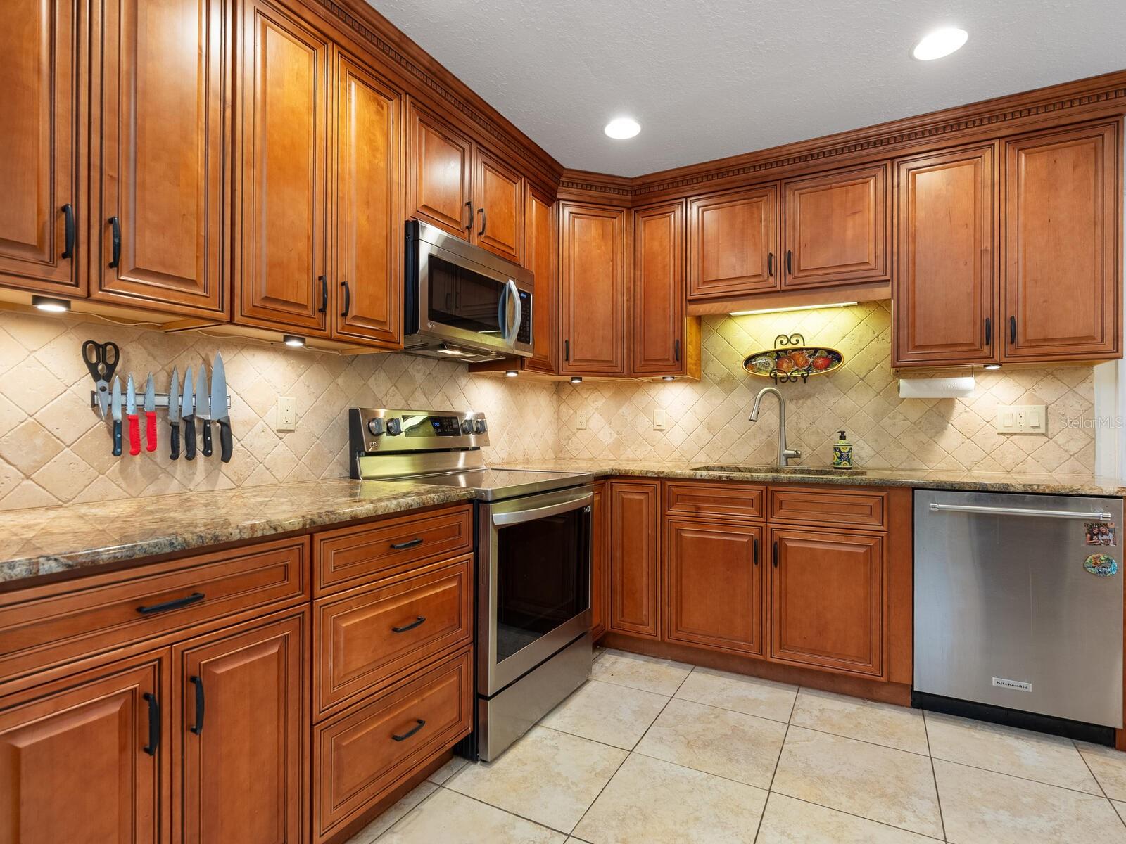 4004 WILSHIRE CIR E #89 — photo 19