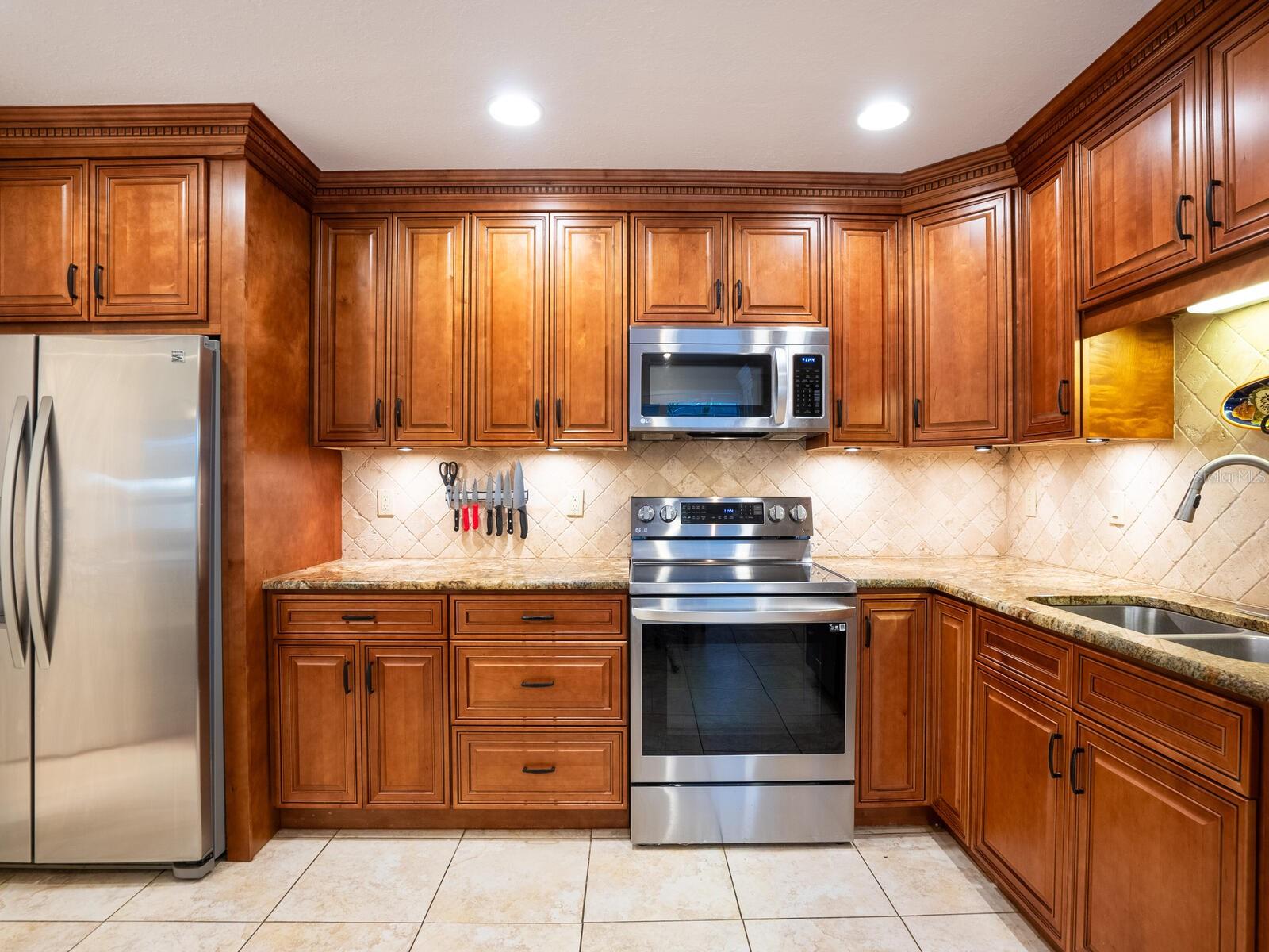 4004 WILSHIRE CIR E #89 — photo 21