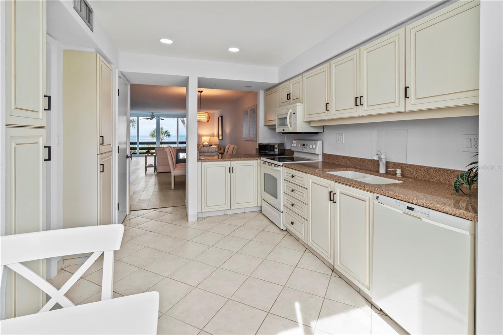 724 BAYPORT WAY #724 — photo 10