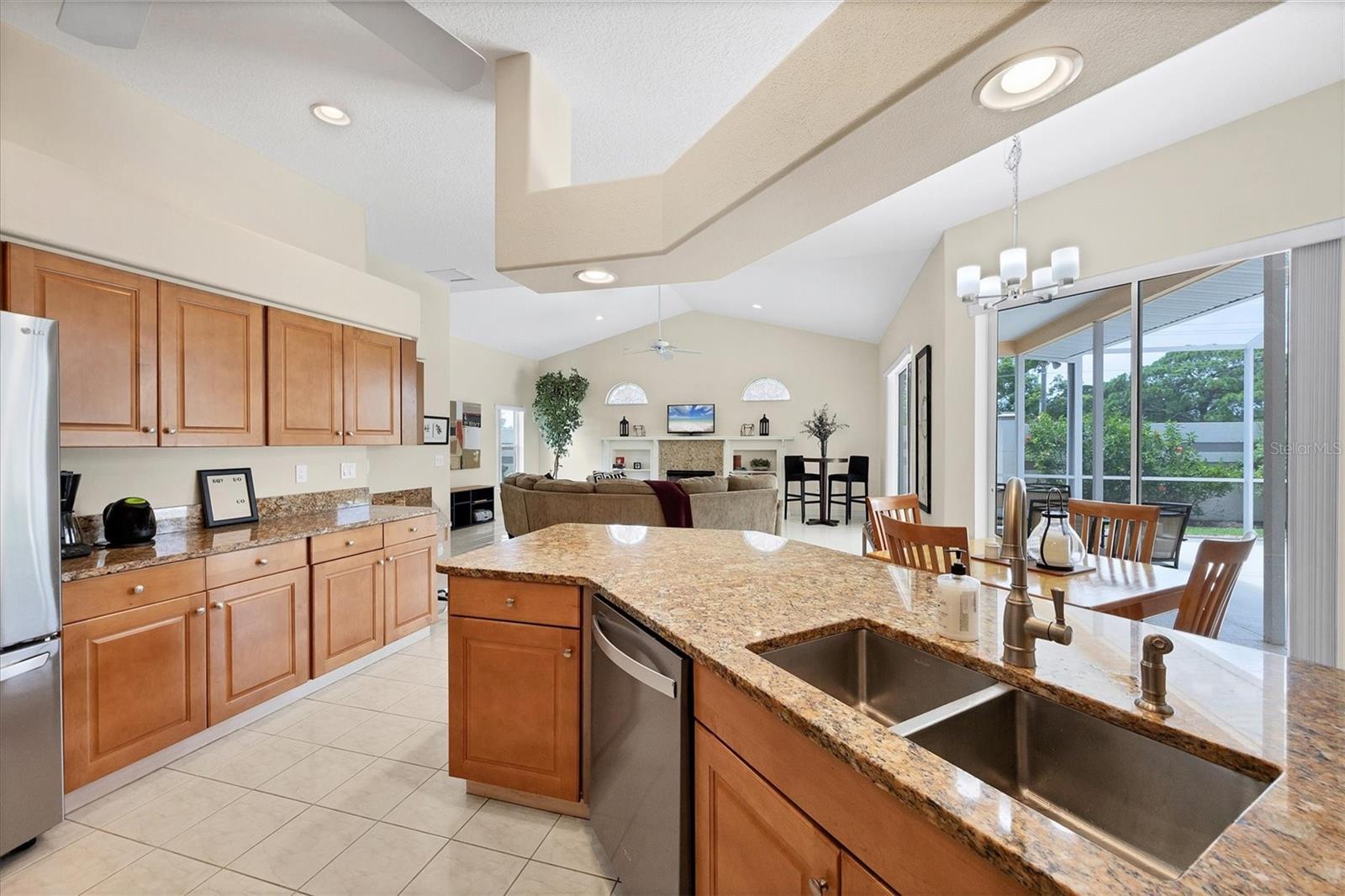 6392 WOODBIRCH PL — photo 11