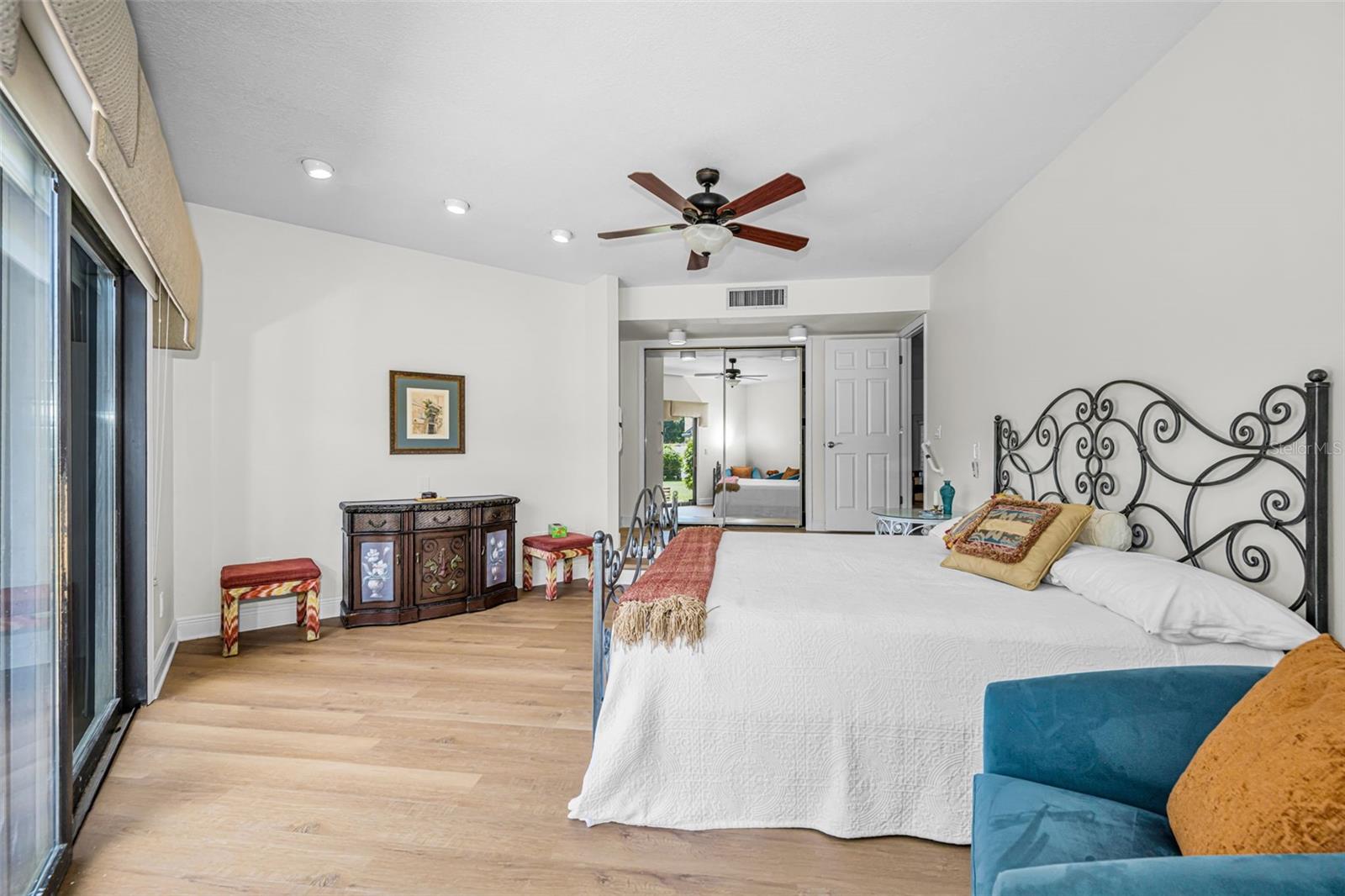 10479 LONGWOOD DR — photo 16
