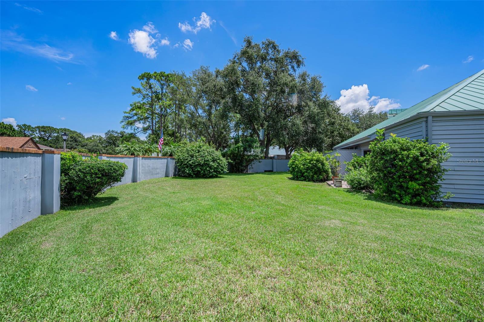 10479 LONGWOOD DR — photo 35