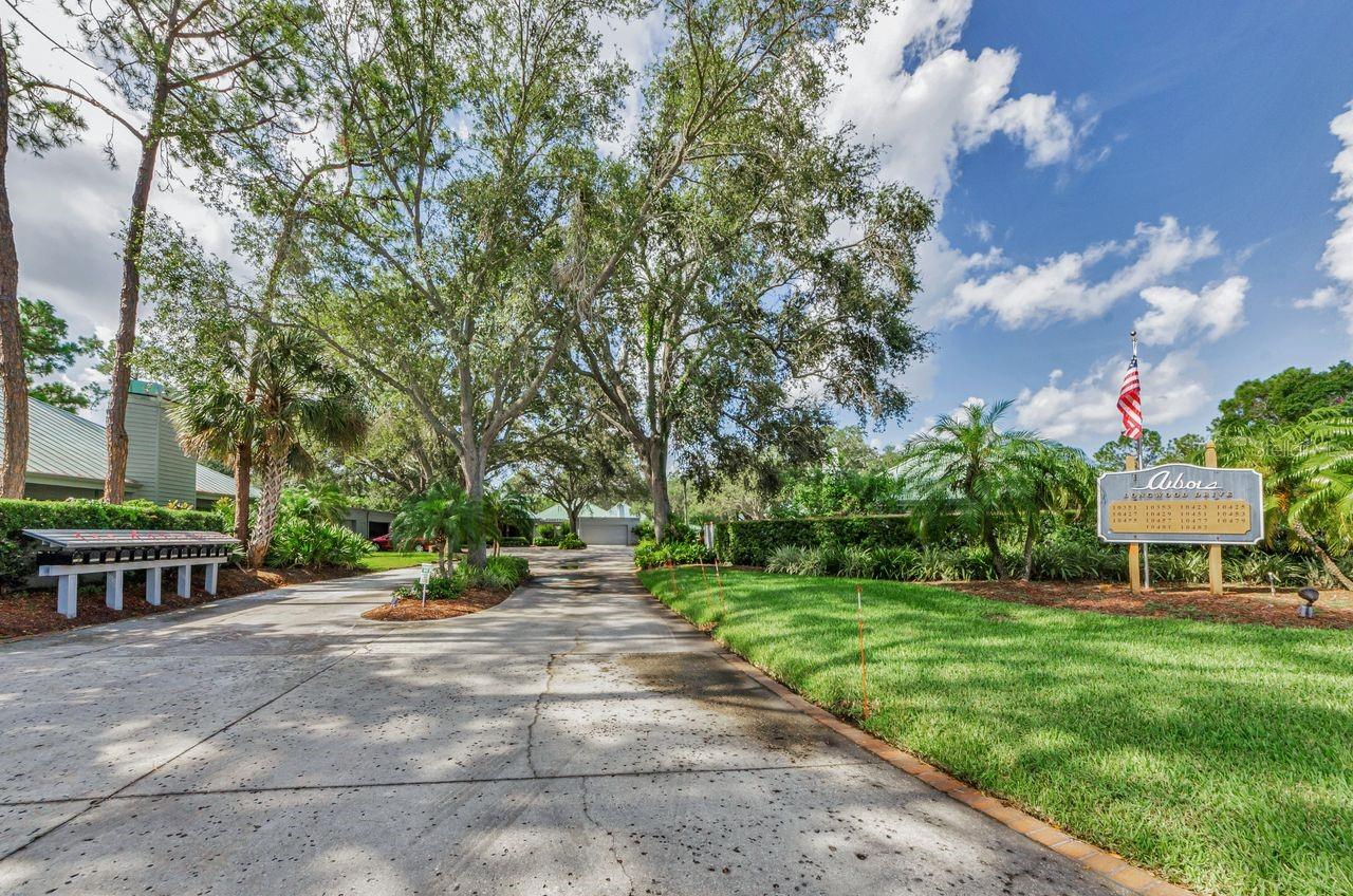 10479 LONGWOOD DR — photo 52
