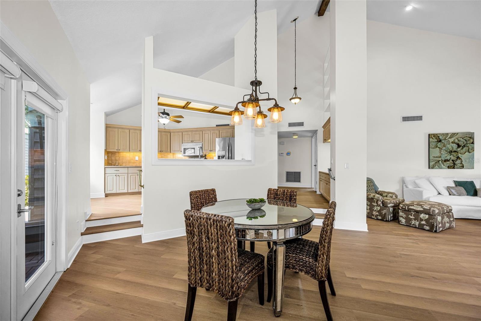 10479 LONGWOOD DR — photo 7