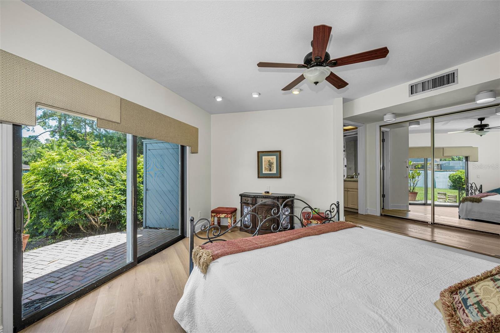 10479 LONGWOOD DR — photo 17