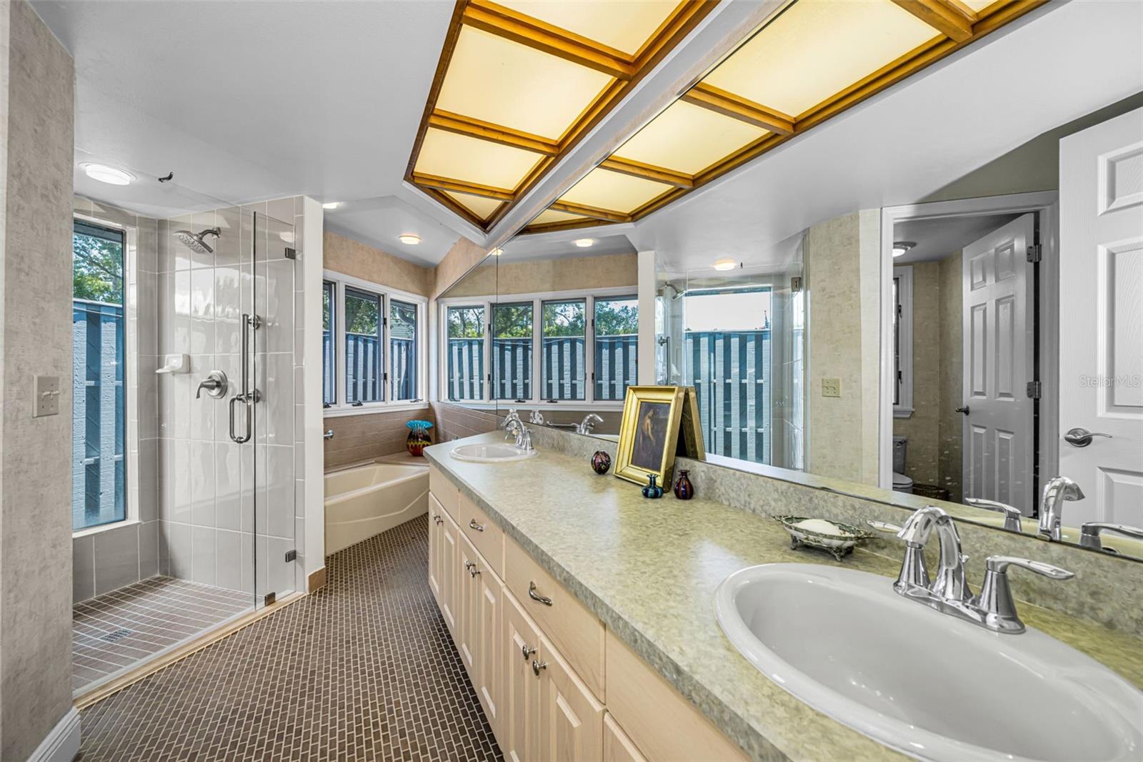 10479 LONGWOOD DR — photo 21