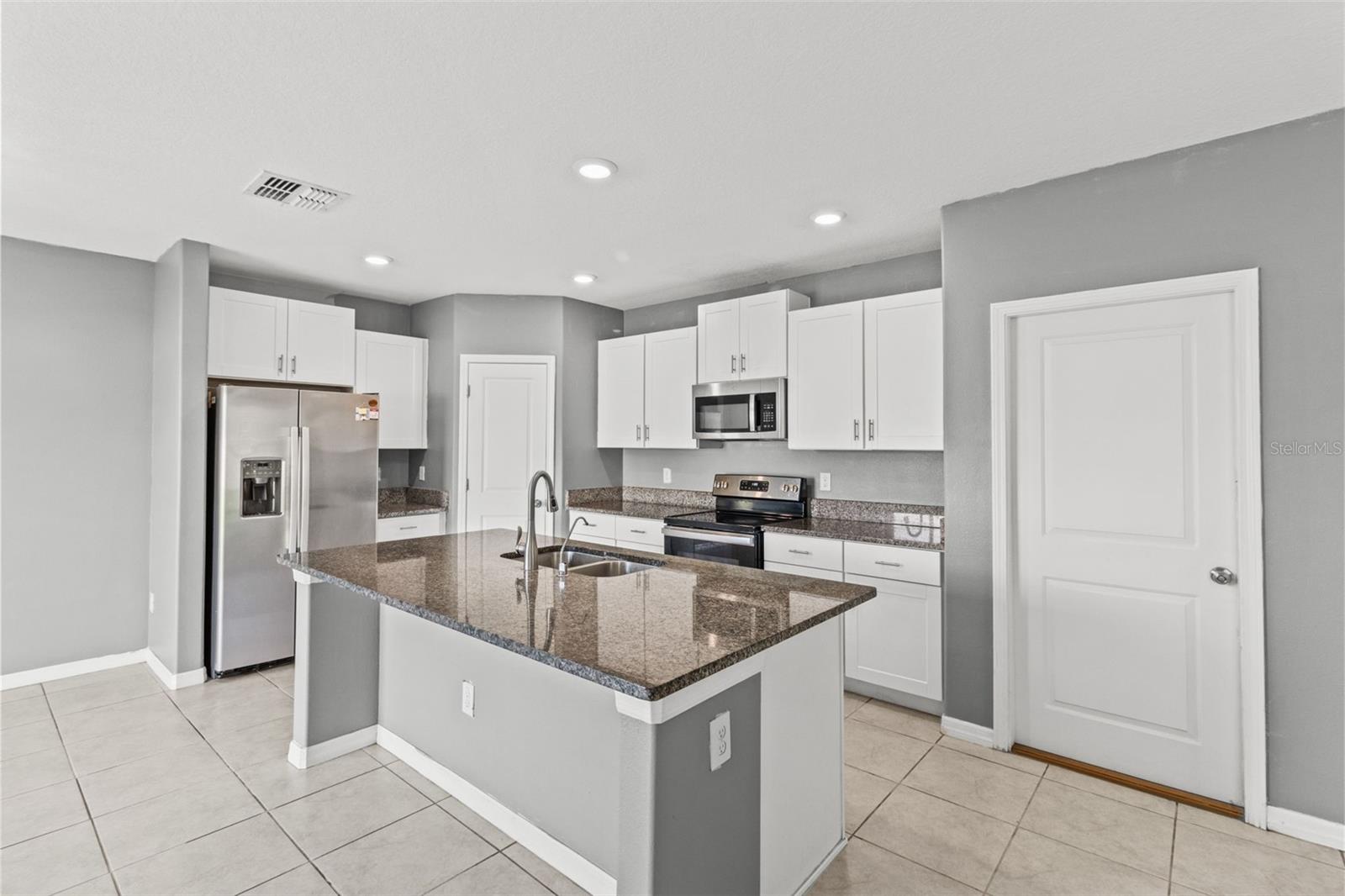 16671 KINGMAN REEF ST — photo 11