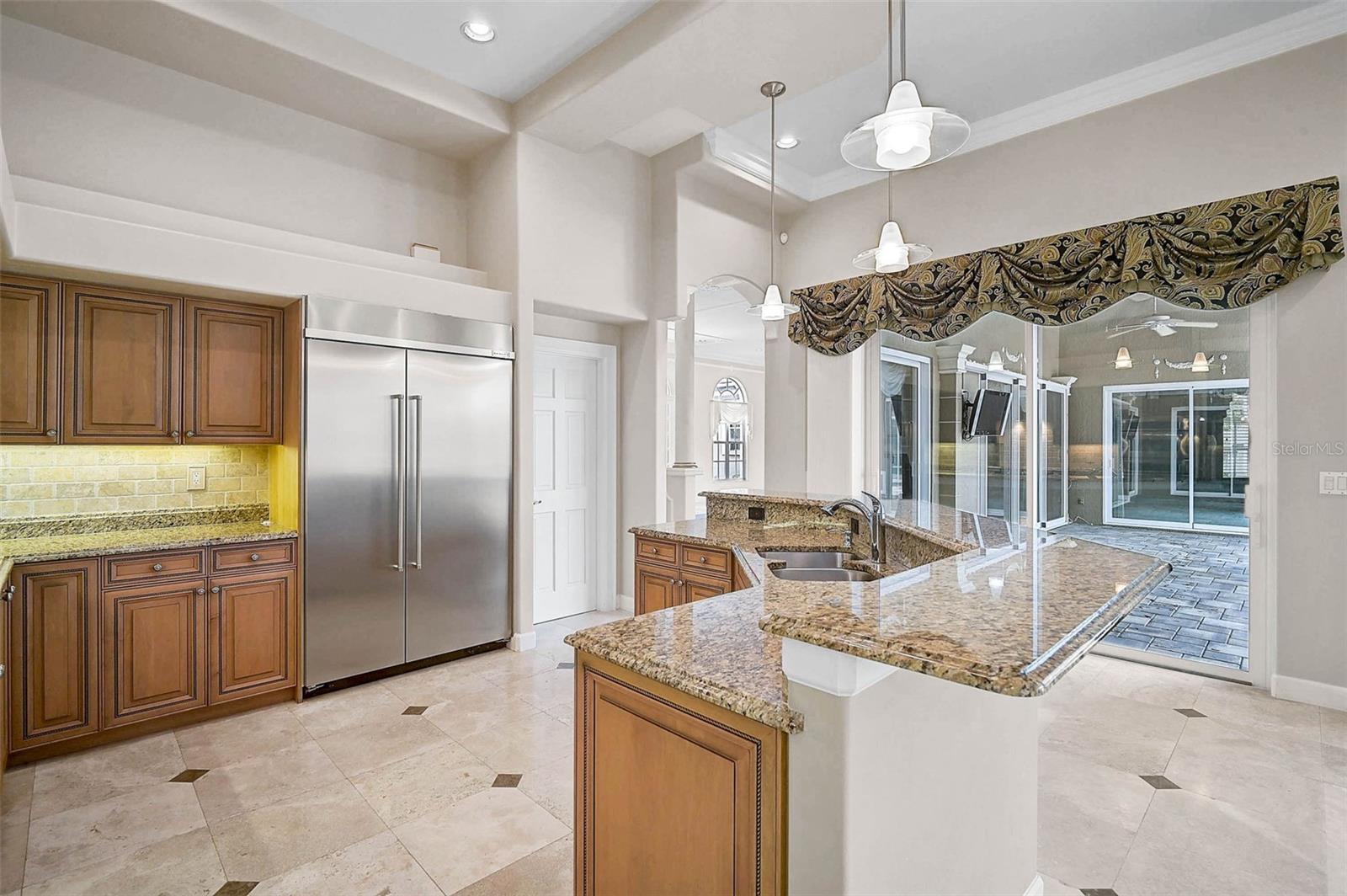 852 MACEWEN DR — photo 12