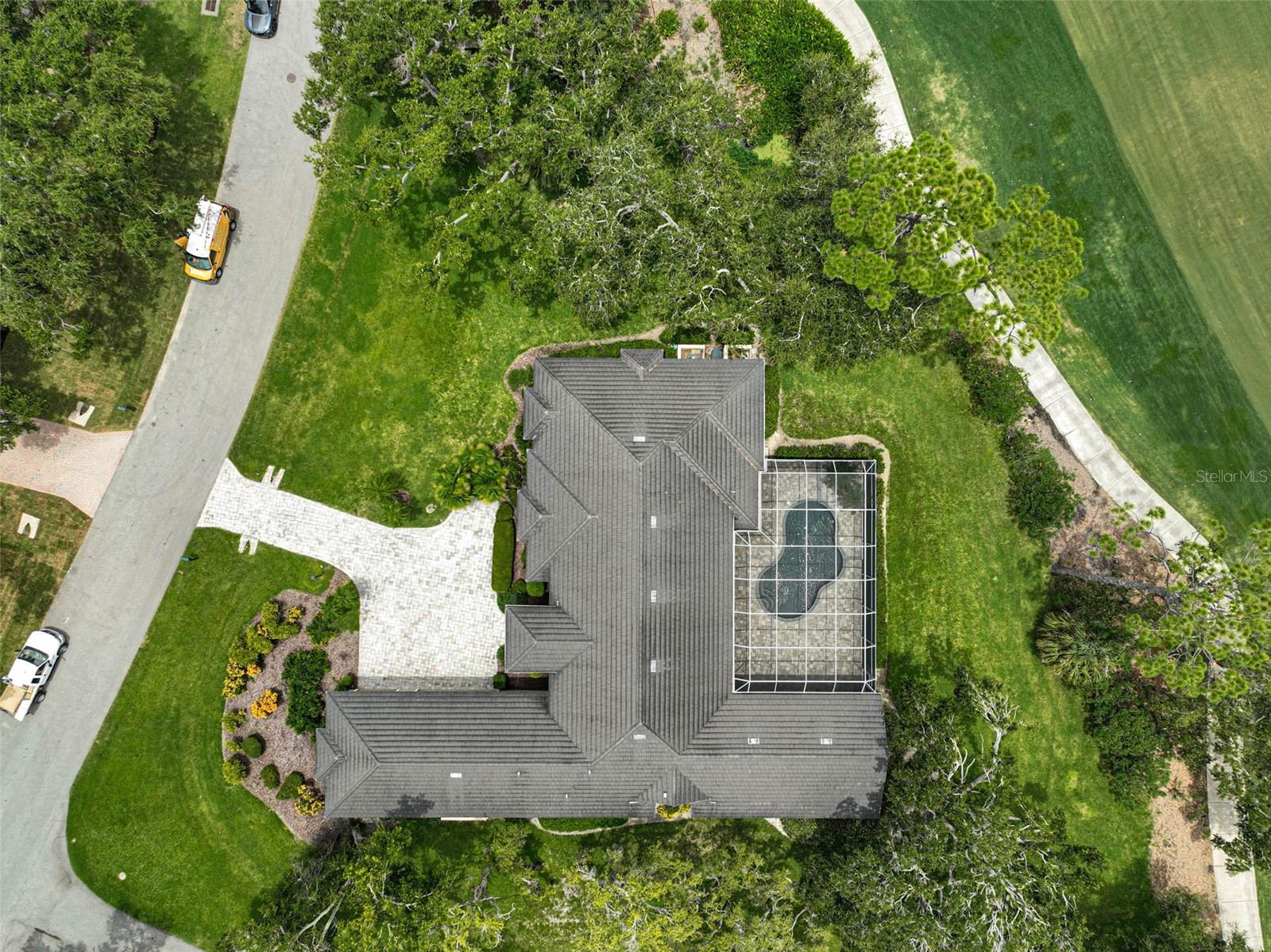 852 MACEWEN DR — photo 49