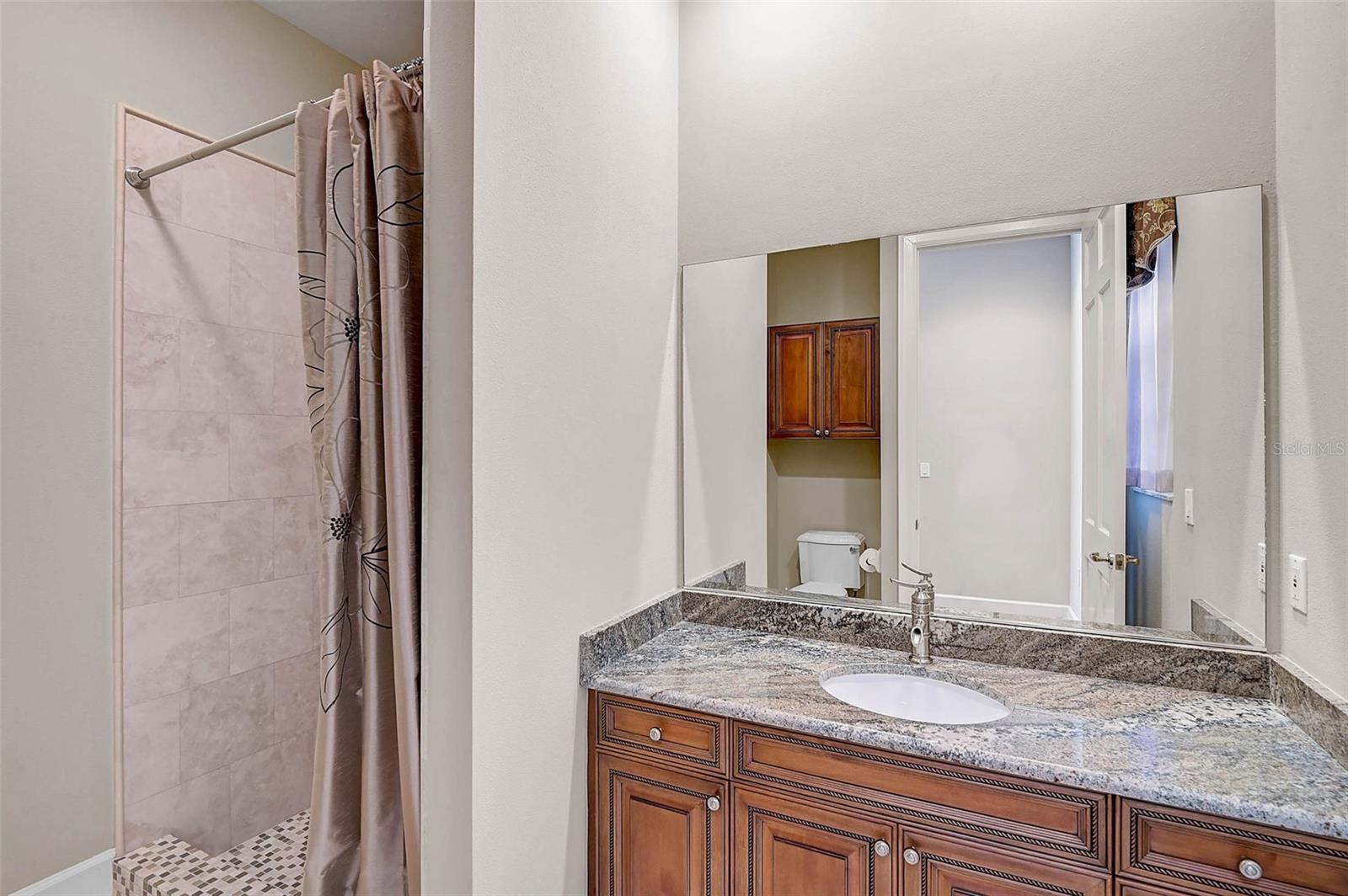 852 MACEWEN DR — photo 37