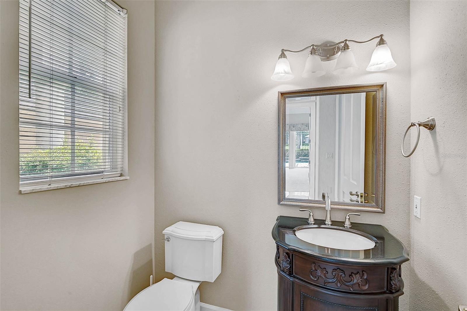 852 MACEWEN DR — photo 17