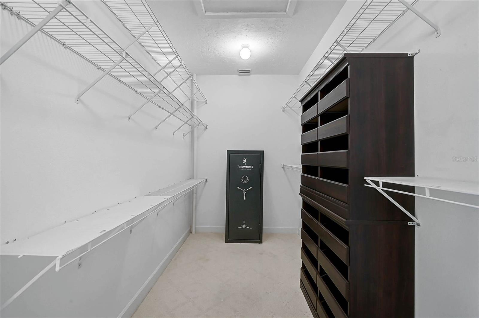 852 MACEWEN DR — photo 30