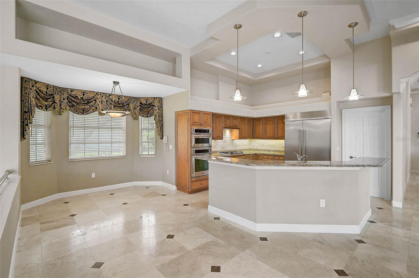 852 MACEWEN DR — photo 13