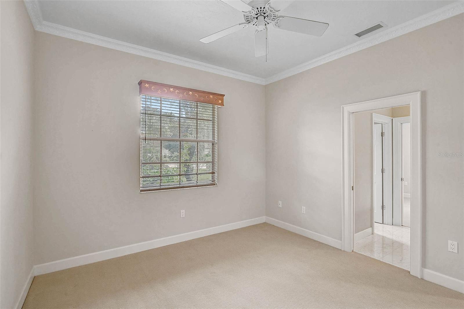852 MACEWEN DR — photo 32